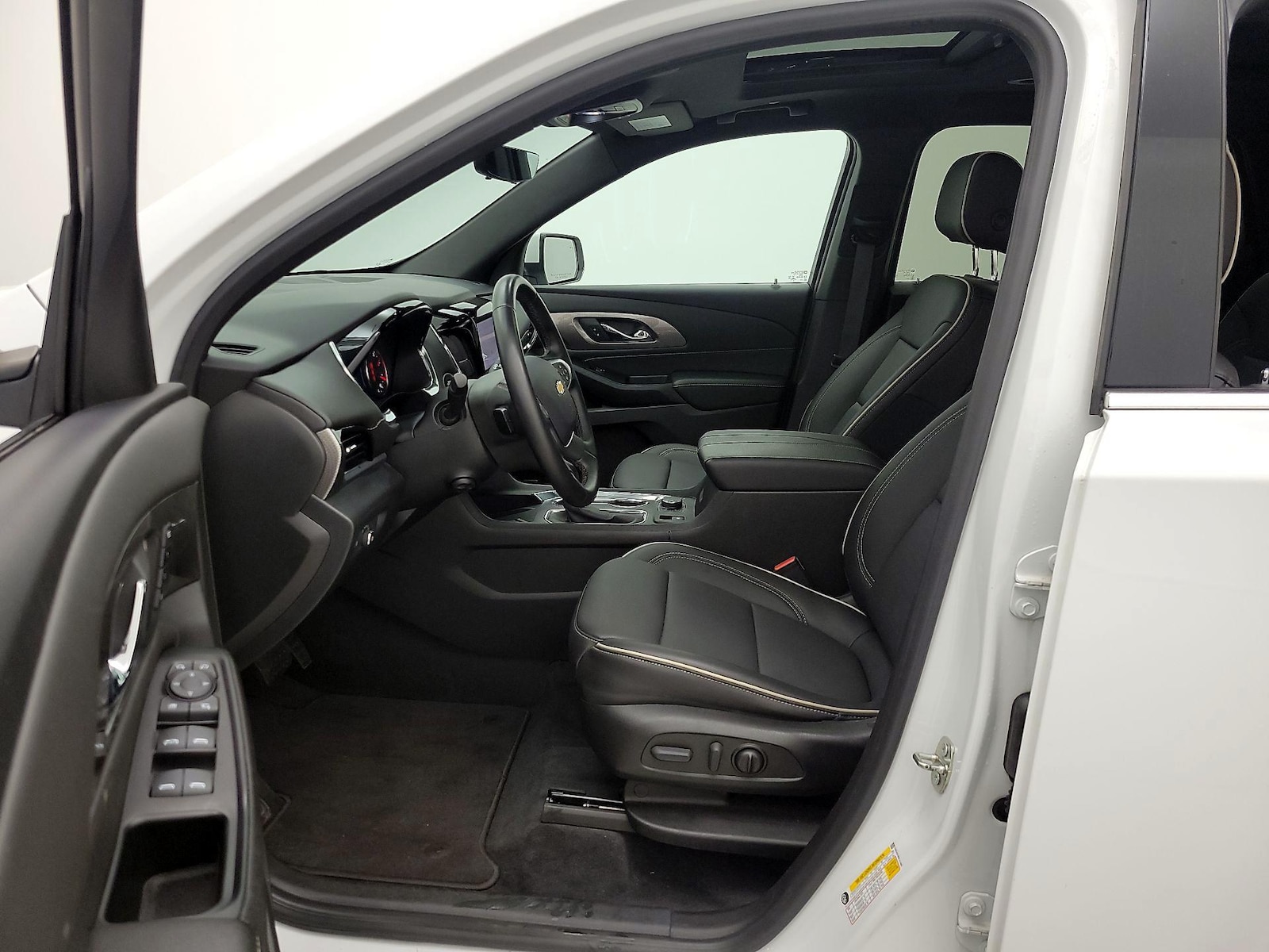 2023 Chevrolet Traverse Premier - Photo 12