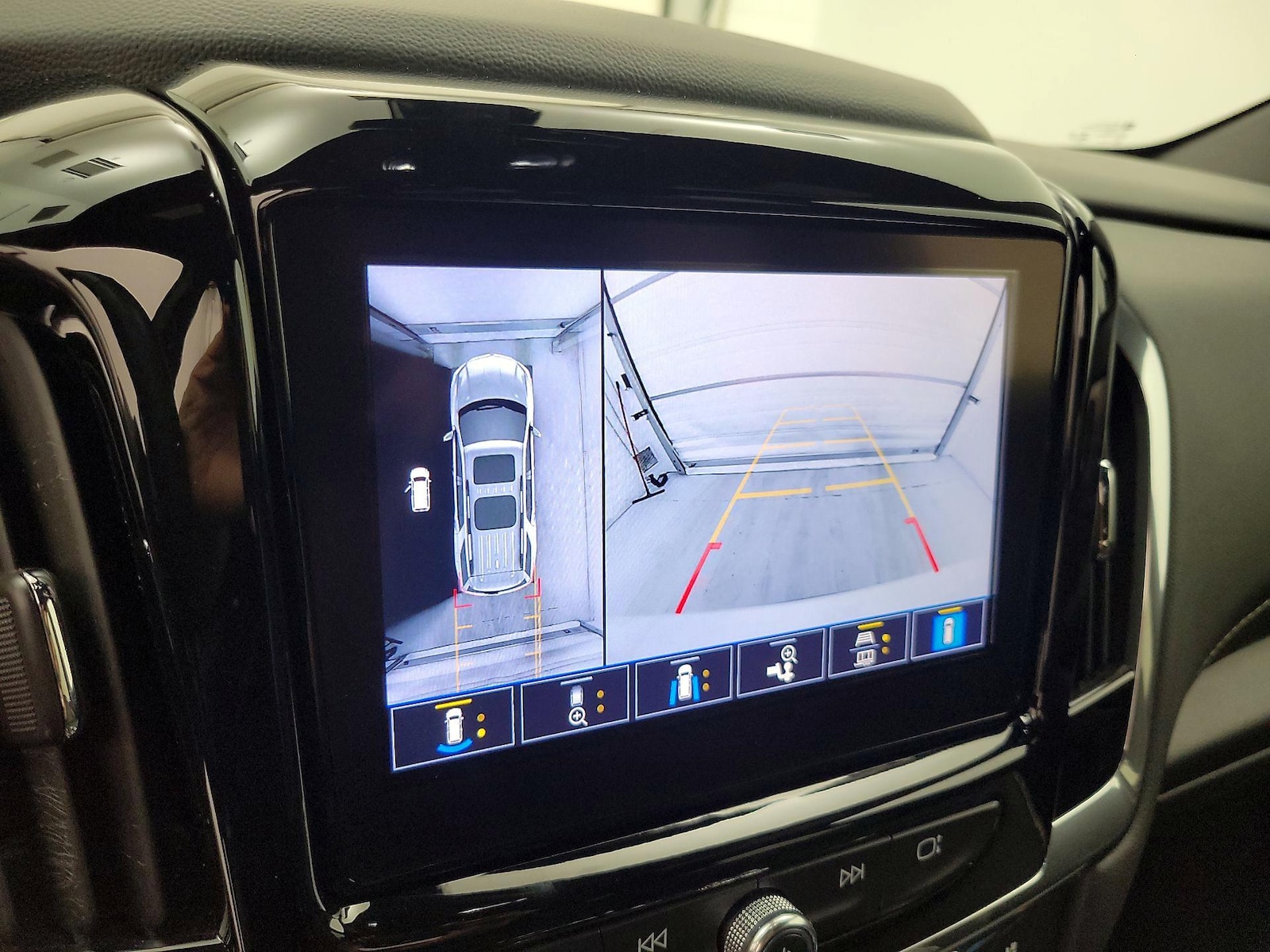 2023 Chevrolet Traverse Premier - Photo 16