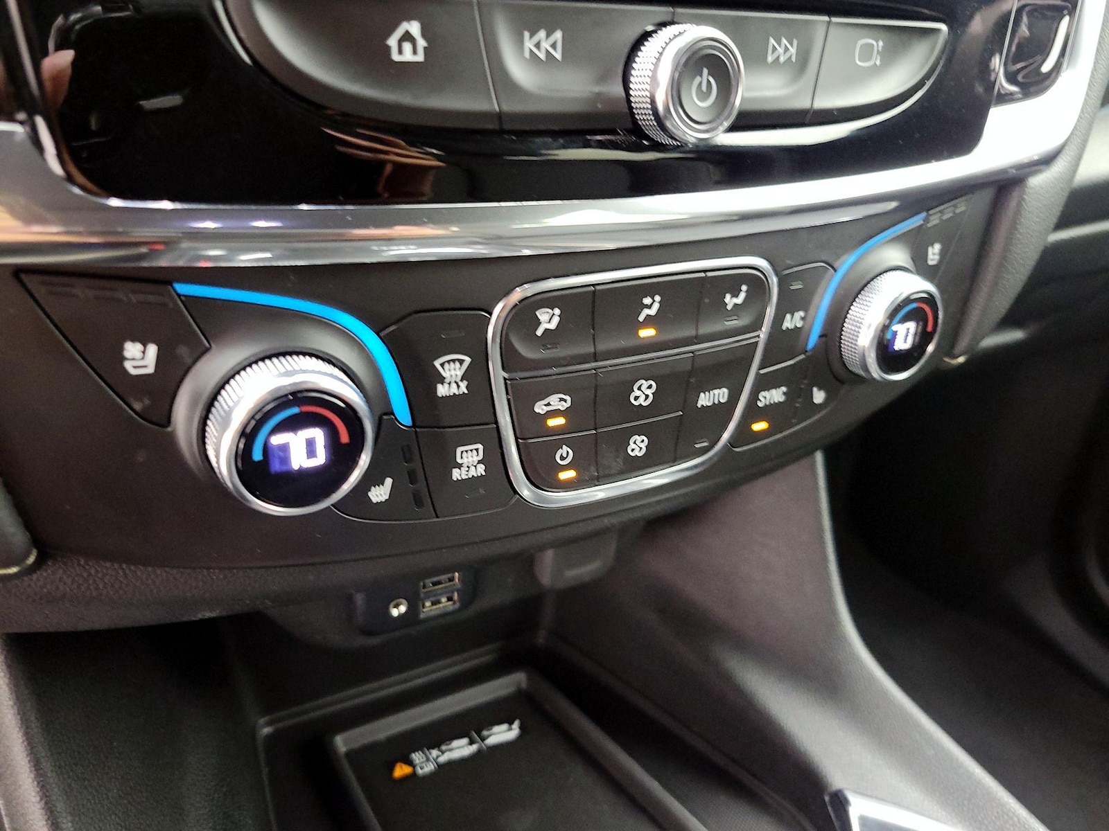 2023 Chevrolet Traverse Premier - Photo 18