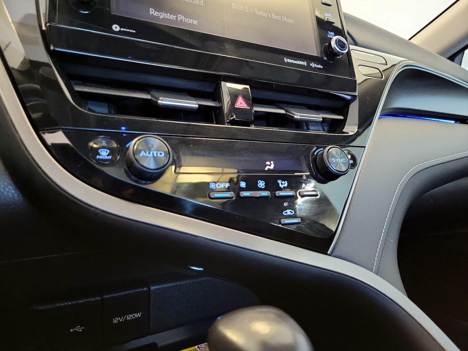 2024 Toyota Camry XSE - Photo 17