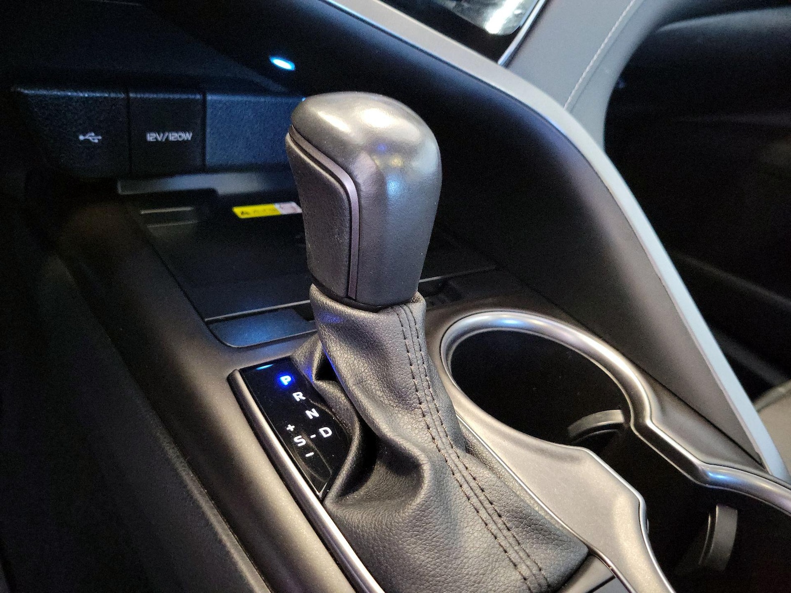 2024 Toyota Camry XSE - Photo 18