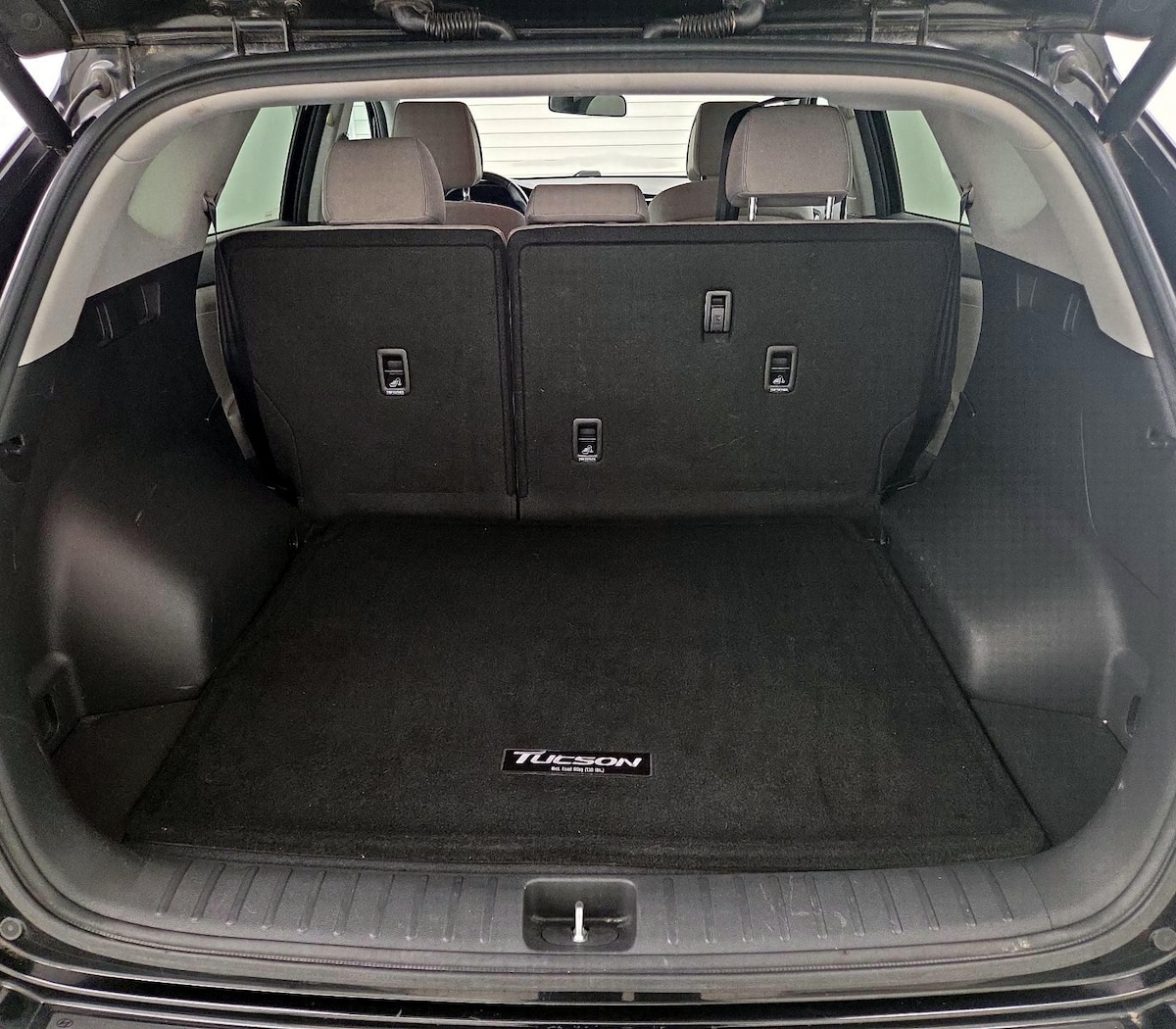 Trunk/Cargo (Seats Up)