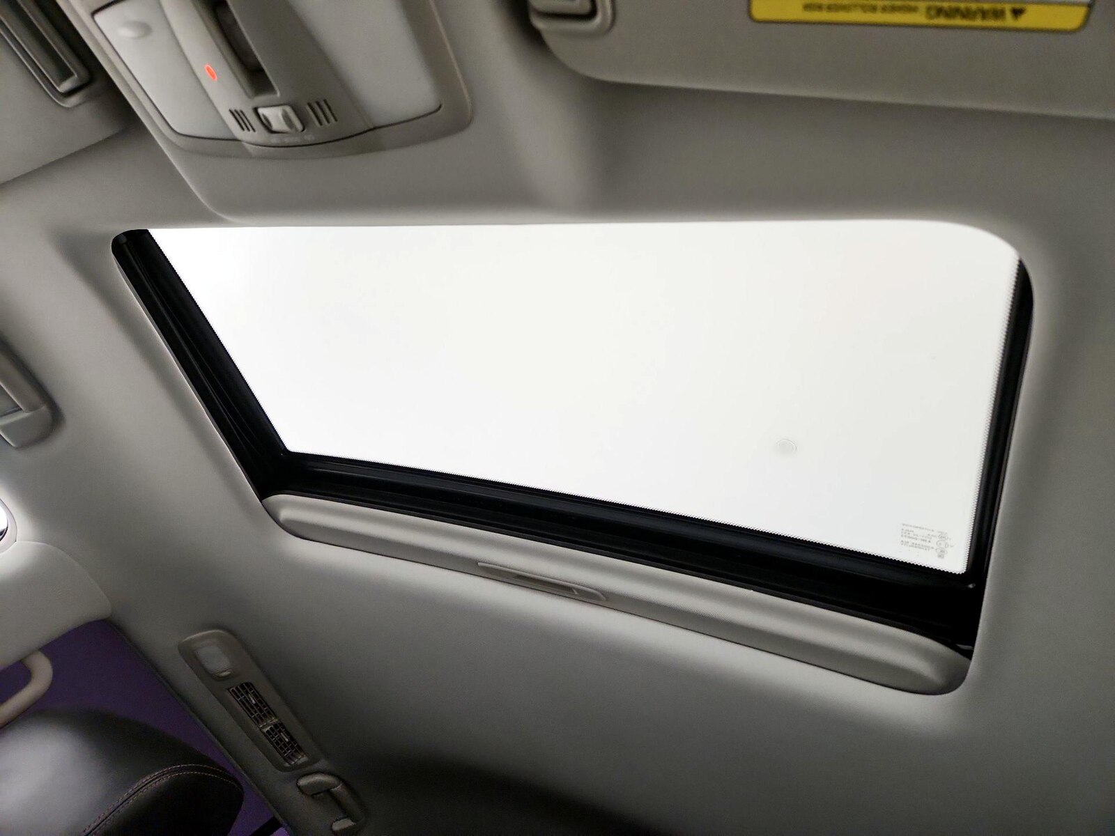 Sunroof(s) & Overhead Airbags