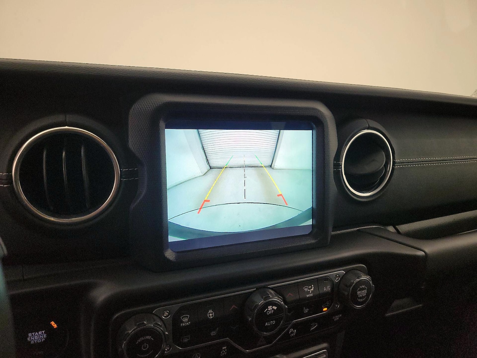2018 Jeep All-New Wrangler Unlimited Sahara - Photo 16