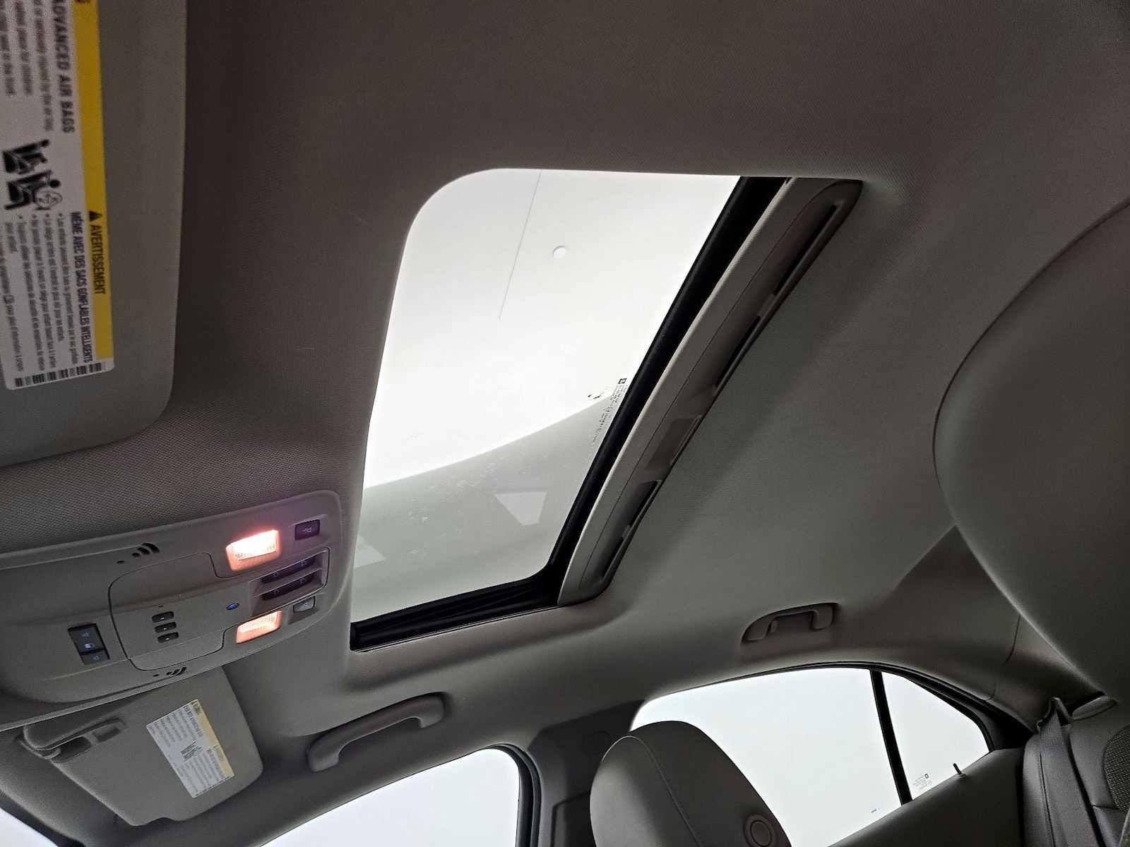 Sunroof(s) & Overhead Airbags