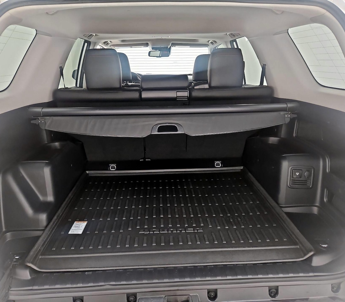 Trunk/Cargo (Seats Up)
