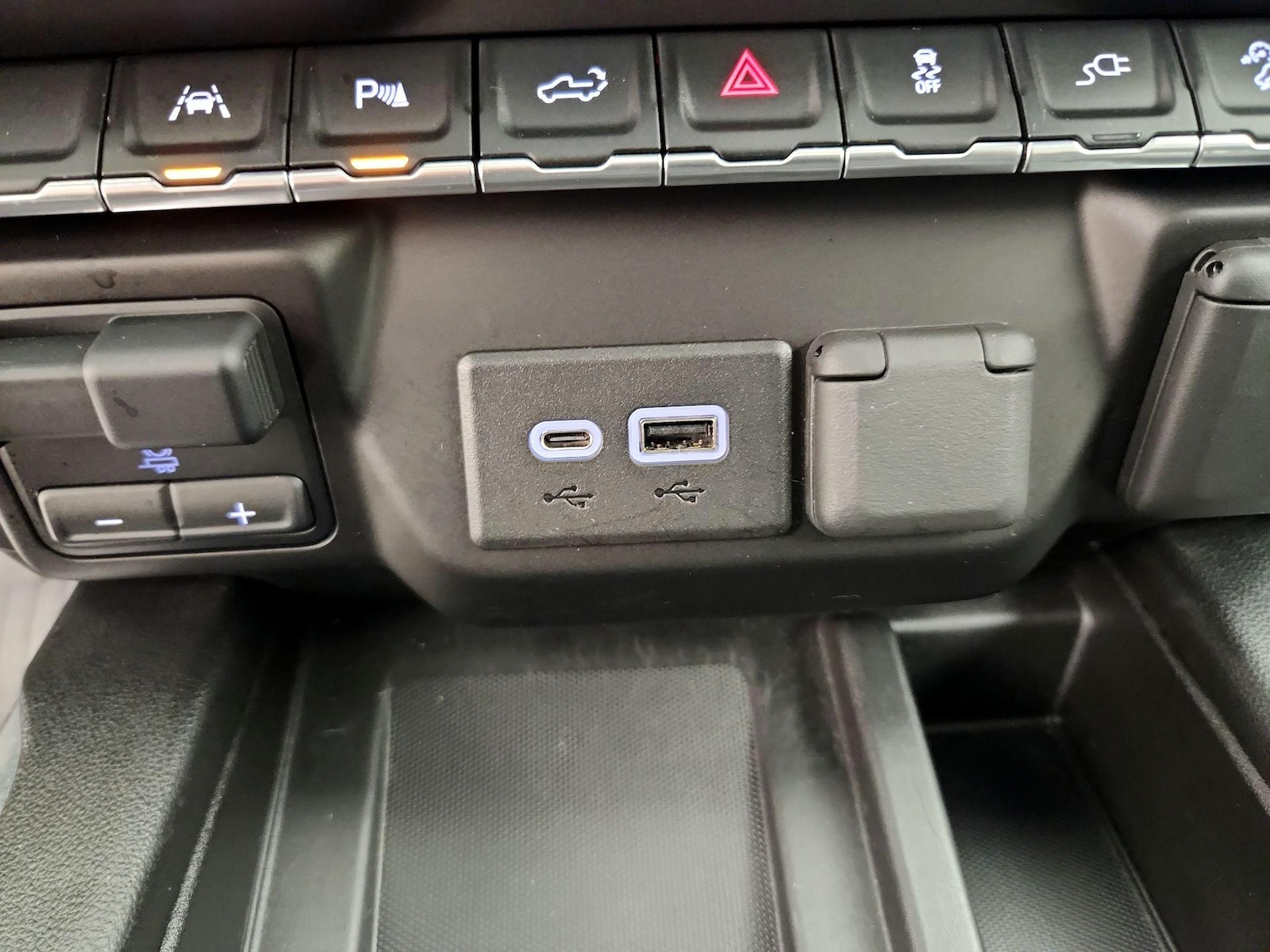 2022 Chevrolet Silverado 1500 Limited LTZ - Photo 19