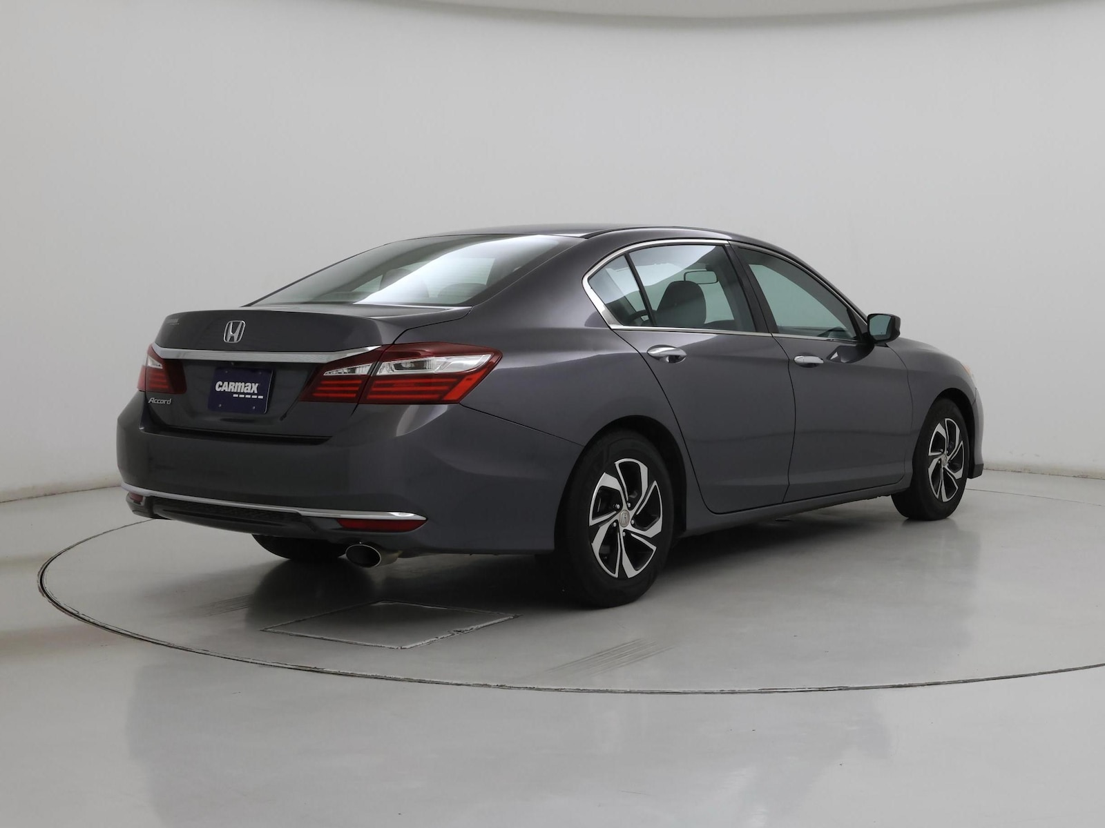 2017 Honda Accord LX - Photo 9