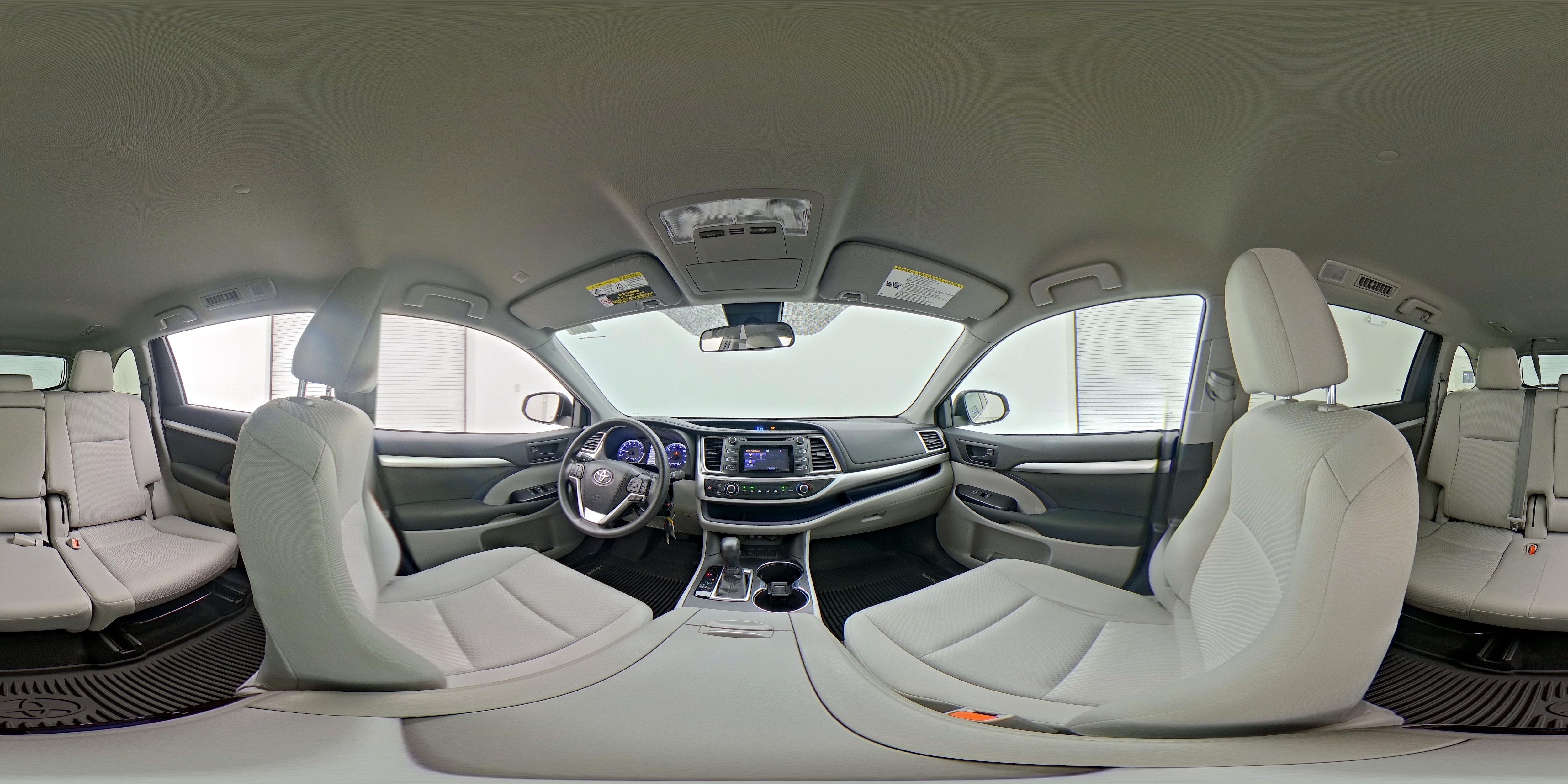 2019 Toyota Highlander LE - Photo 25