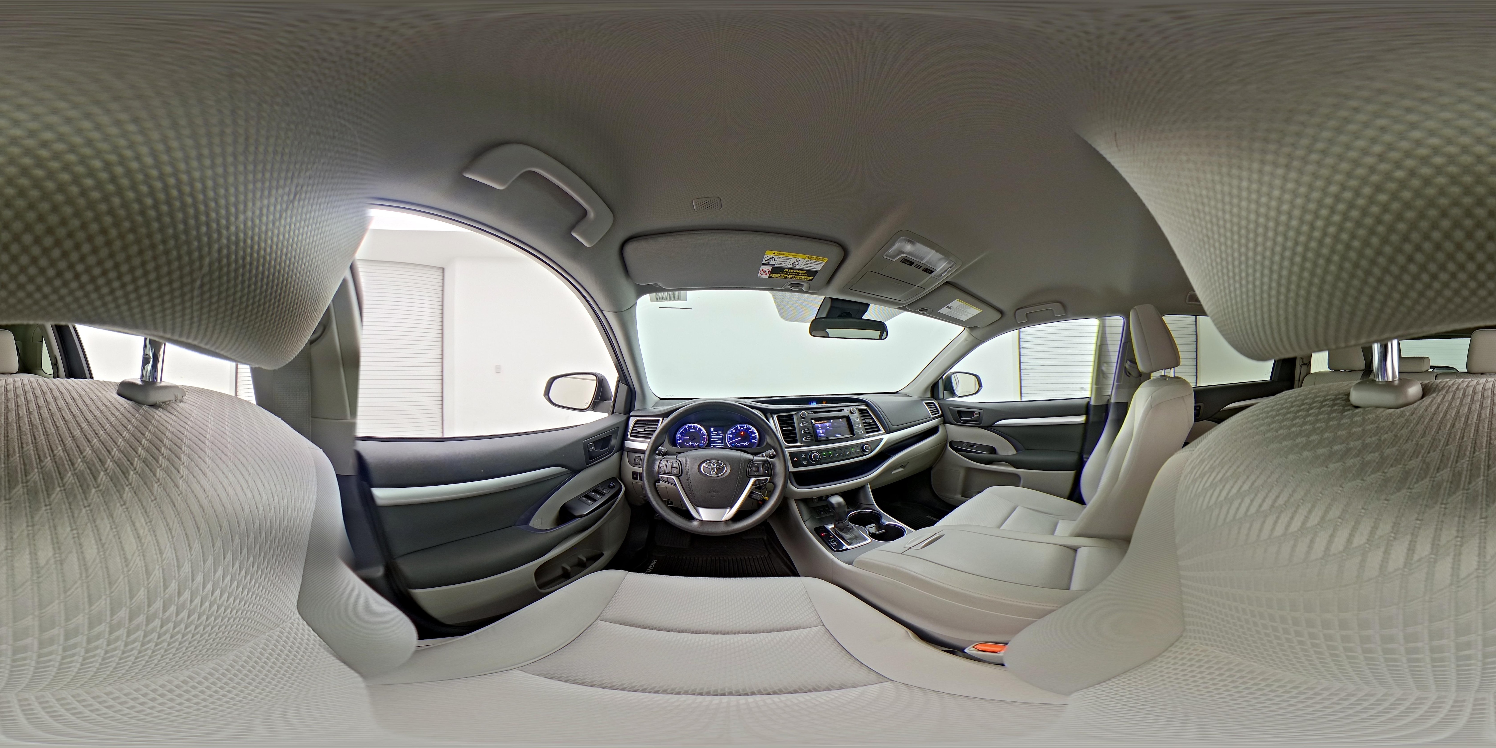 2019 Toyota Highlander LE - Photo 27