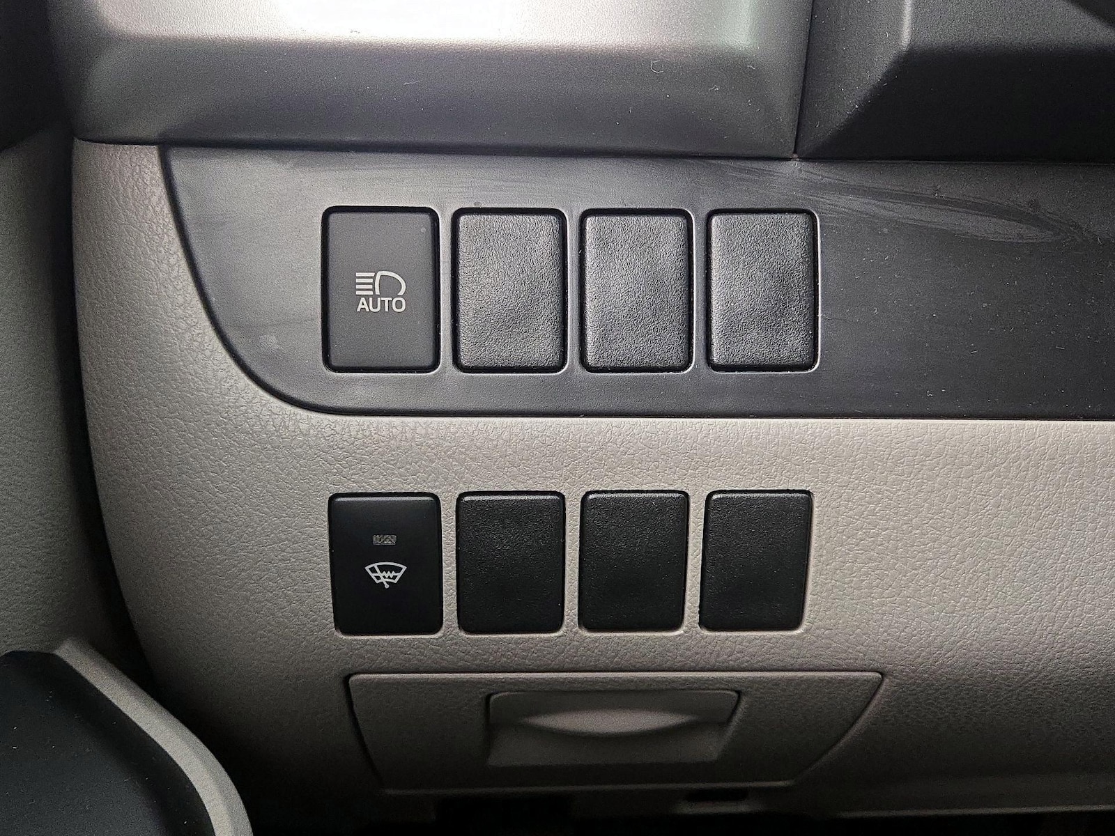 2019 Toyota Highlander LE - Photo 14