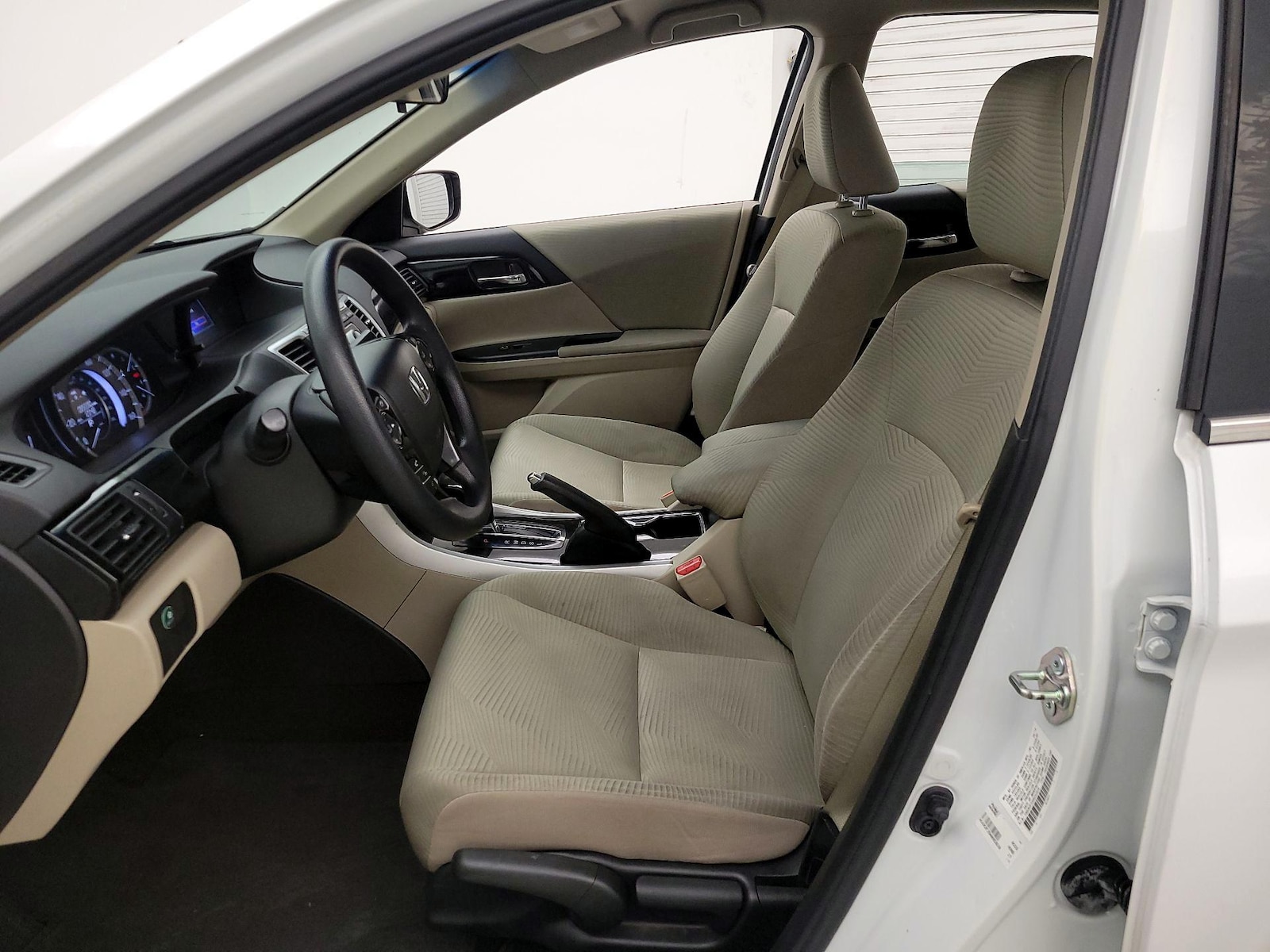 2017 Honda Accord LX - Photo 12