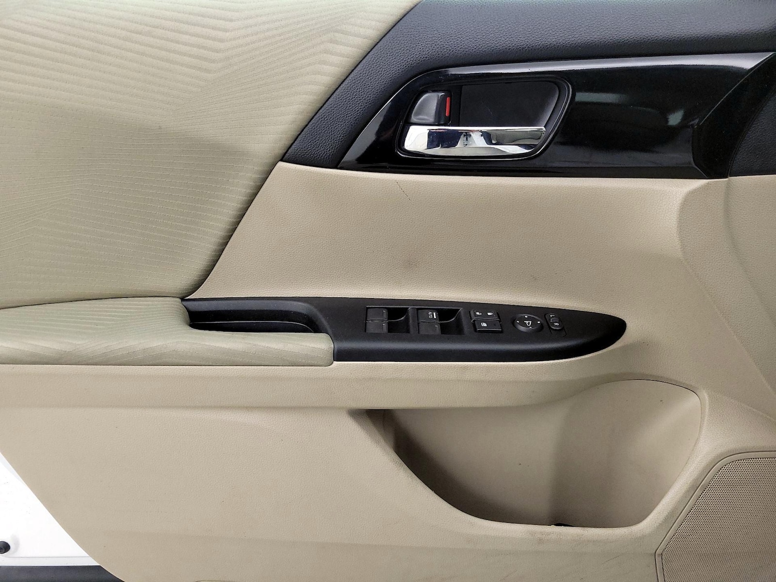2017 Honda Accord LX - Photo 13