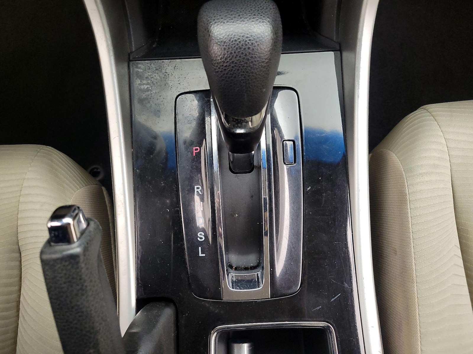 2017 Honda Accord LX - Photo 18