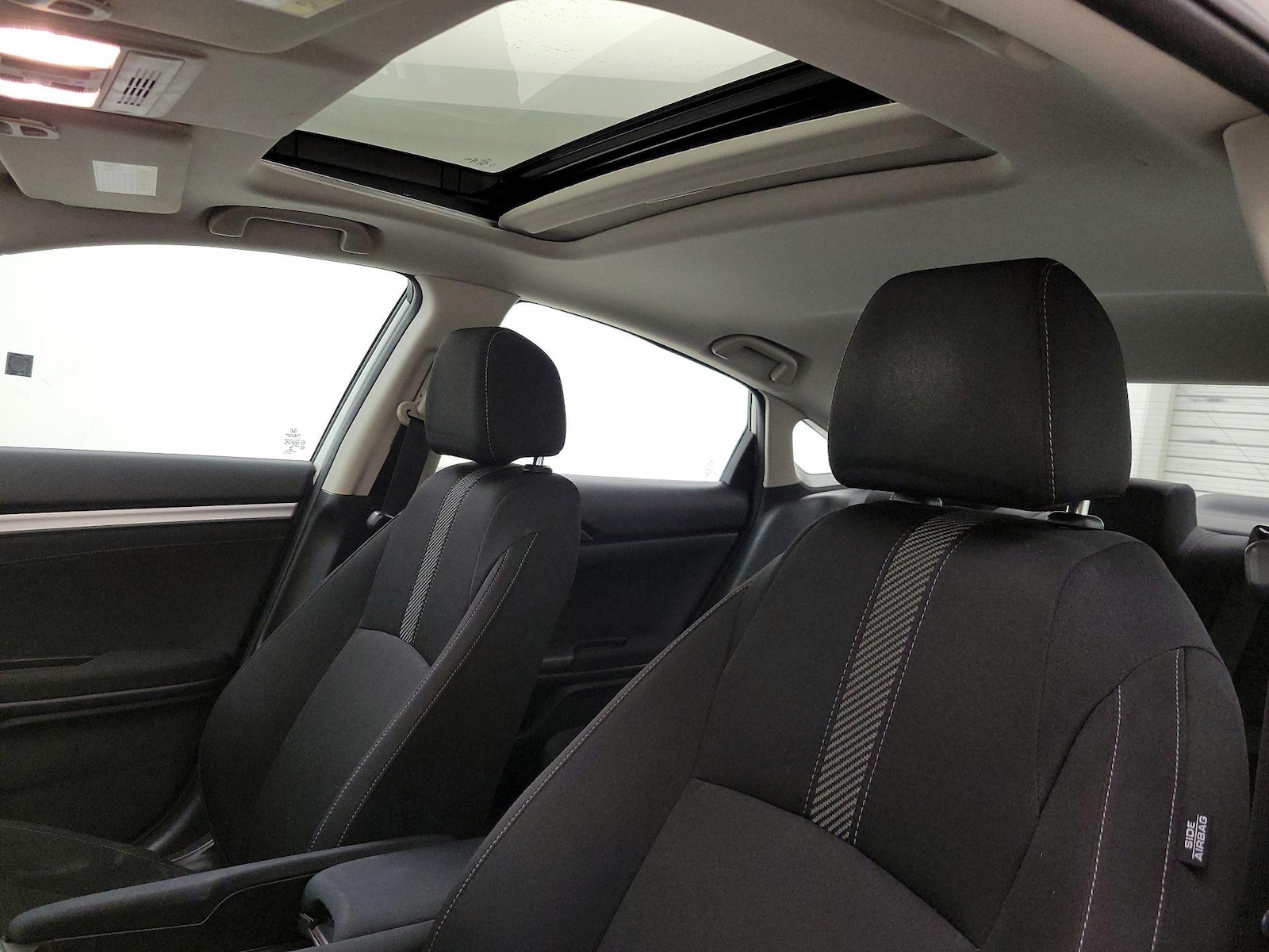 Sunroof(s) & Overhead Airbags