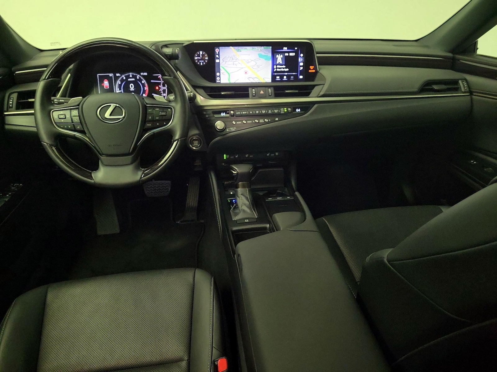 2021 Lexus ES 350 - Photo 10