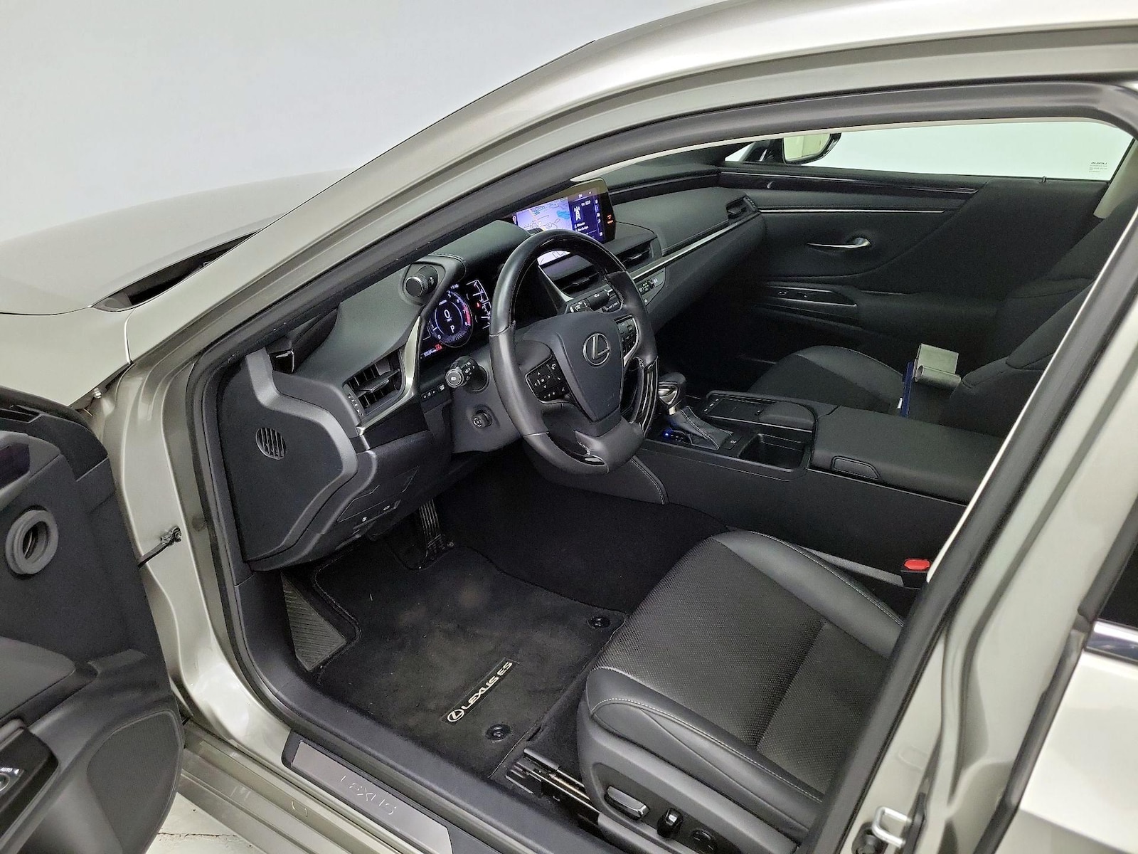2021 Lexus ES 350 - Photo 12