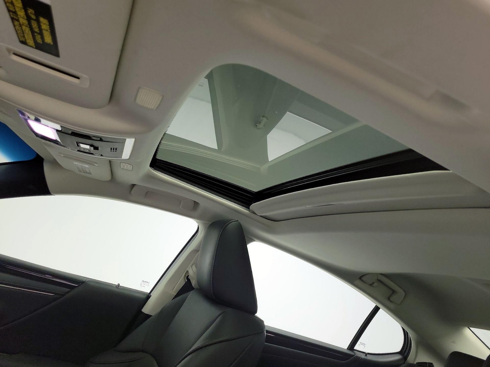 2021 Lexus ES 350 - Photo 21