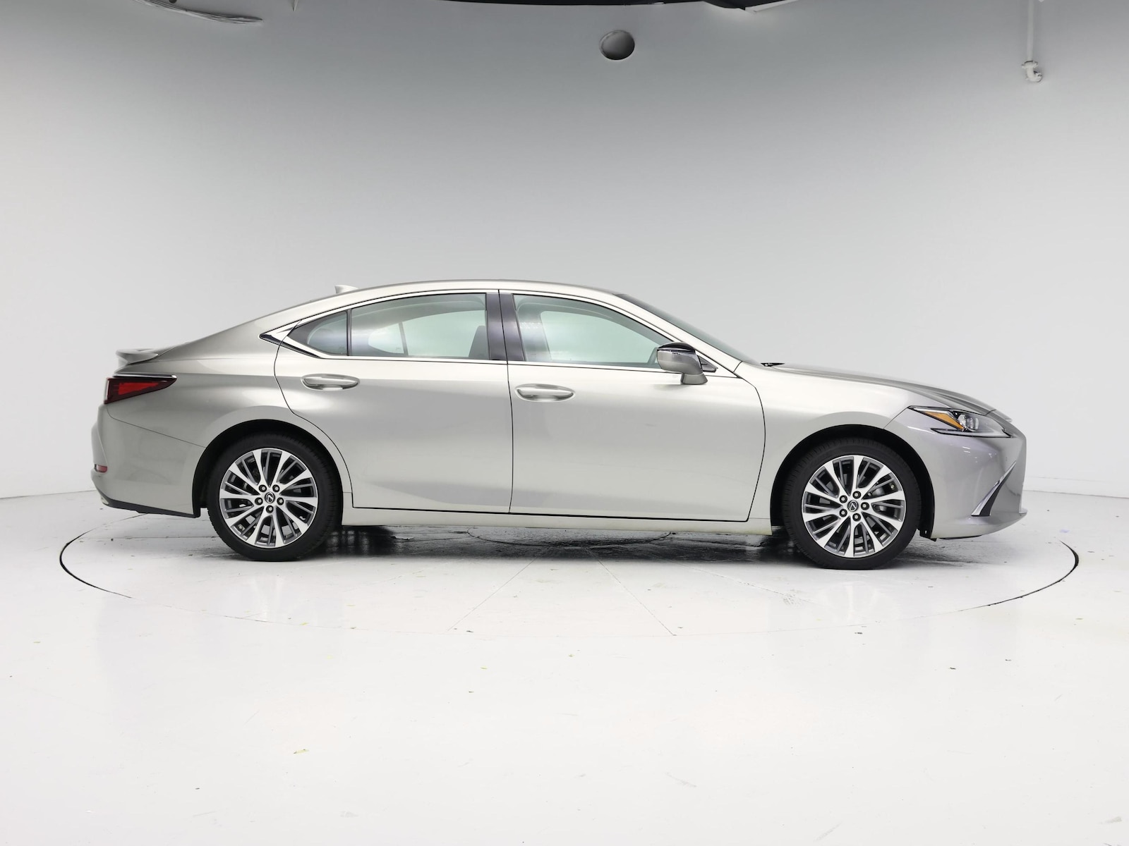 2021 Lexus ES 350 - Photo 8