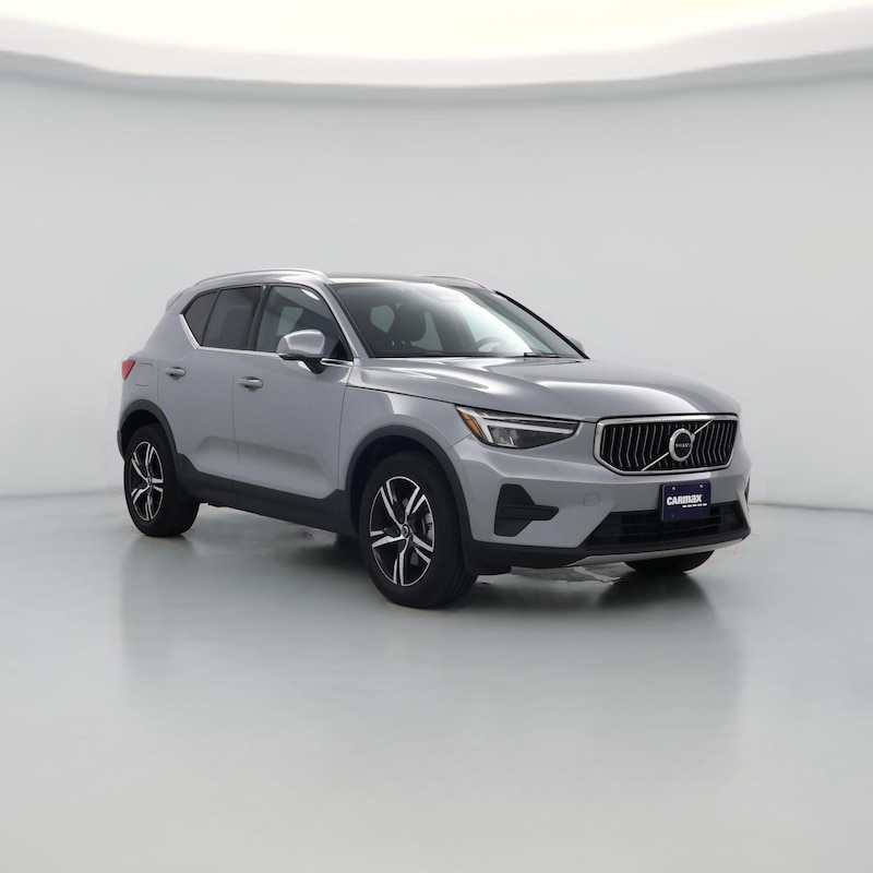 2024 Volvo XC40 B5 Core Dark Theme