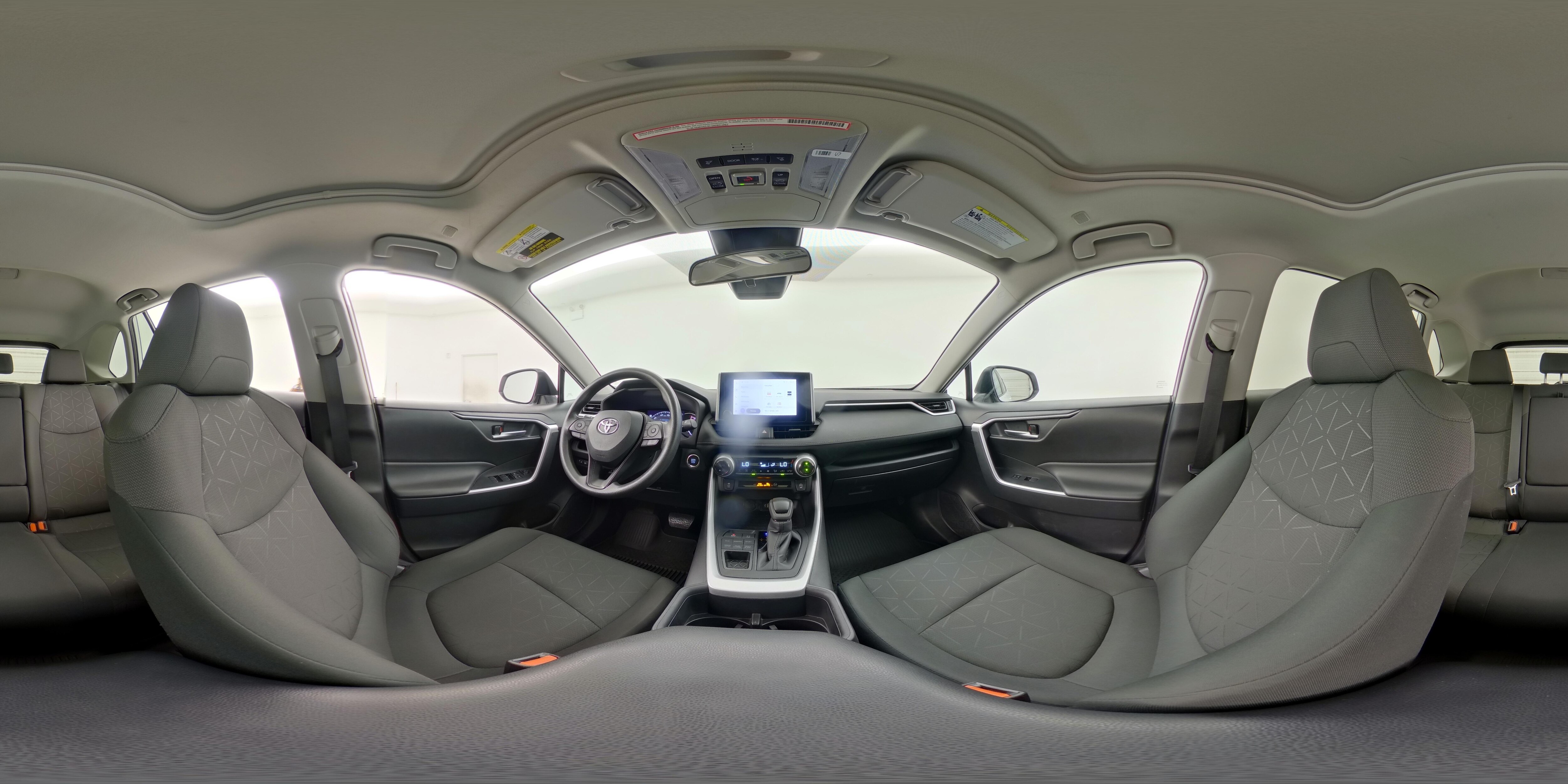 2024 Toyota RAV4 XLE - Photo 25