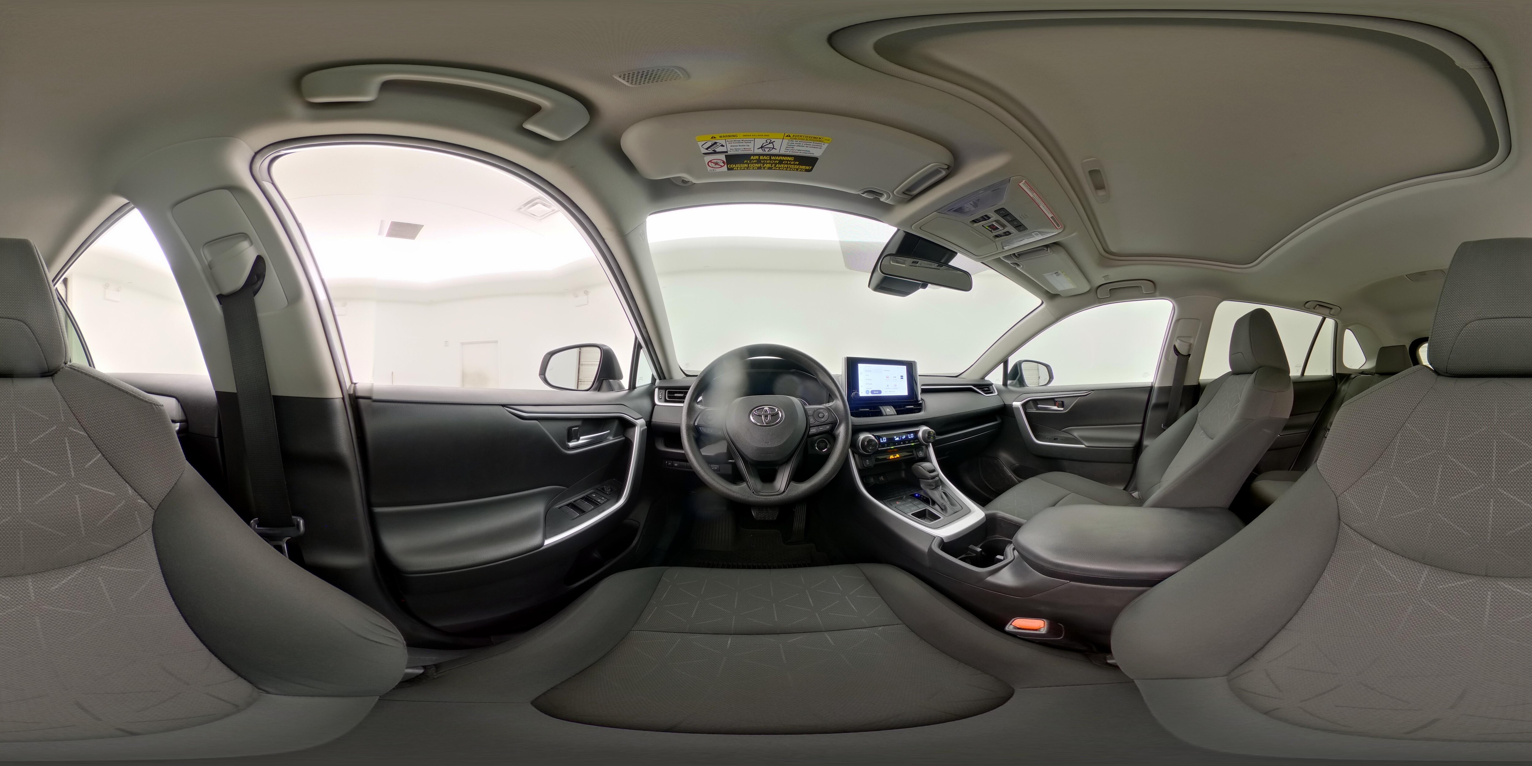 2024 Toyota RAV4 XLE - Photo 27
