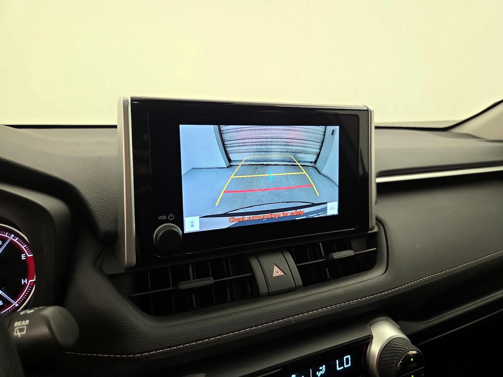 2024 Toyota RAV4 XLE - Photo 15