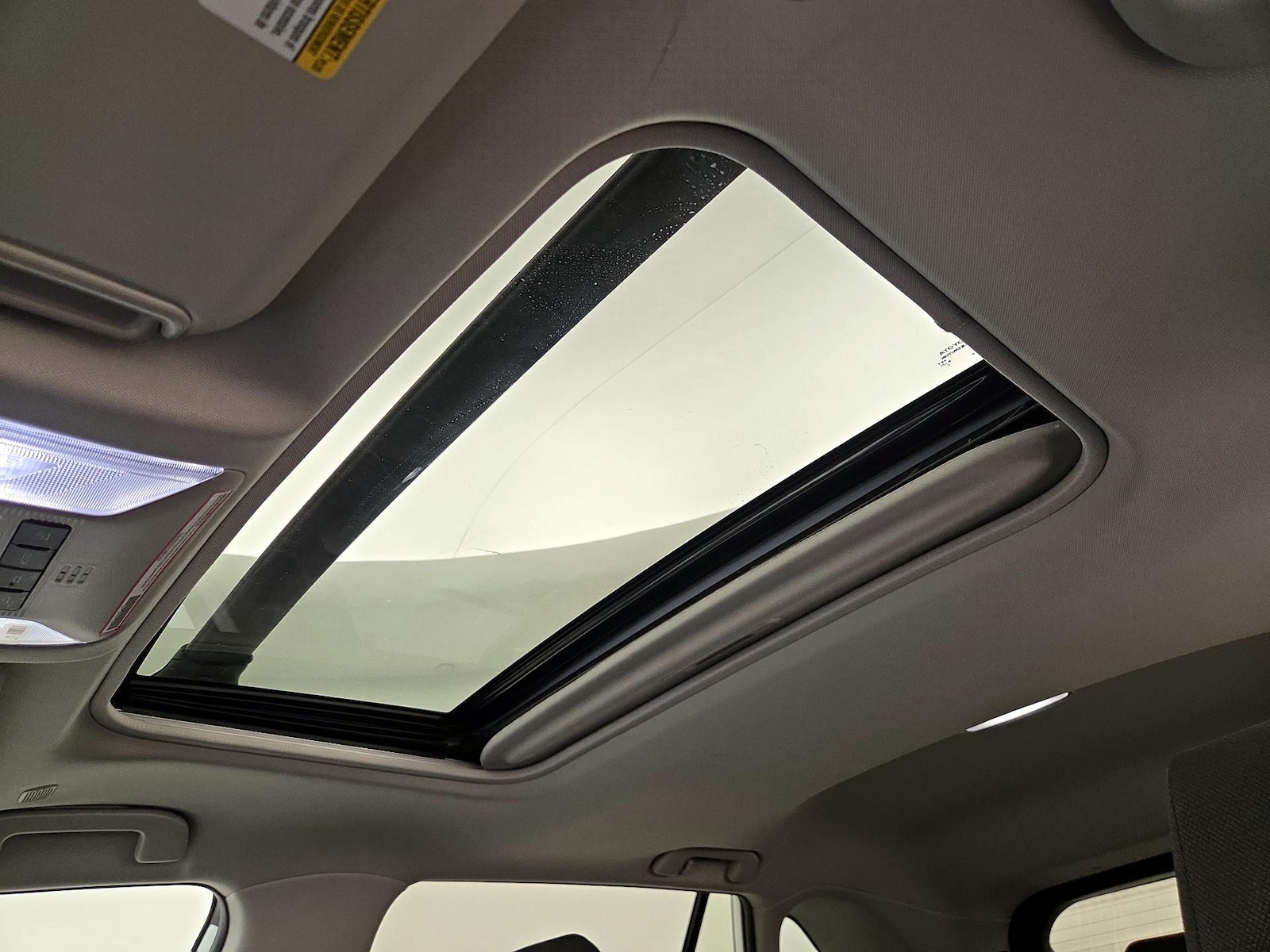 2024 Toyota RAV4 XLE - Photo 20