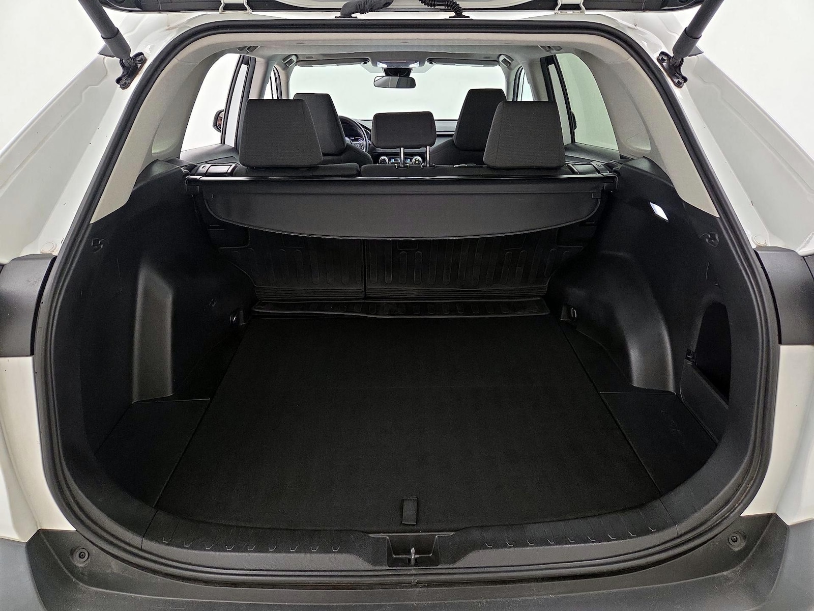 2024 Toyota RAV4 XLE - Photo 22