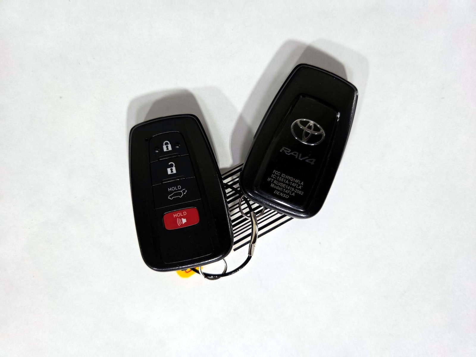 2024 Toyota RAV4 XLE - Photo 24