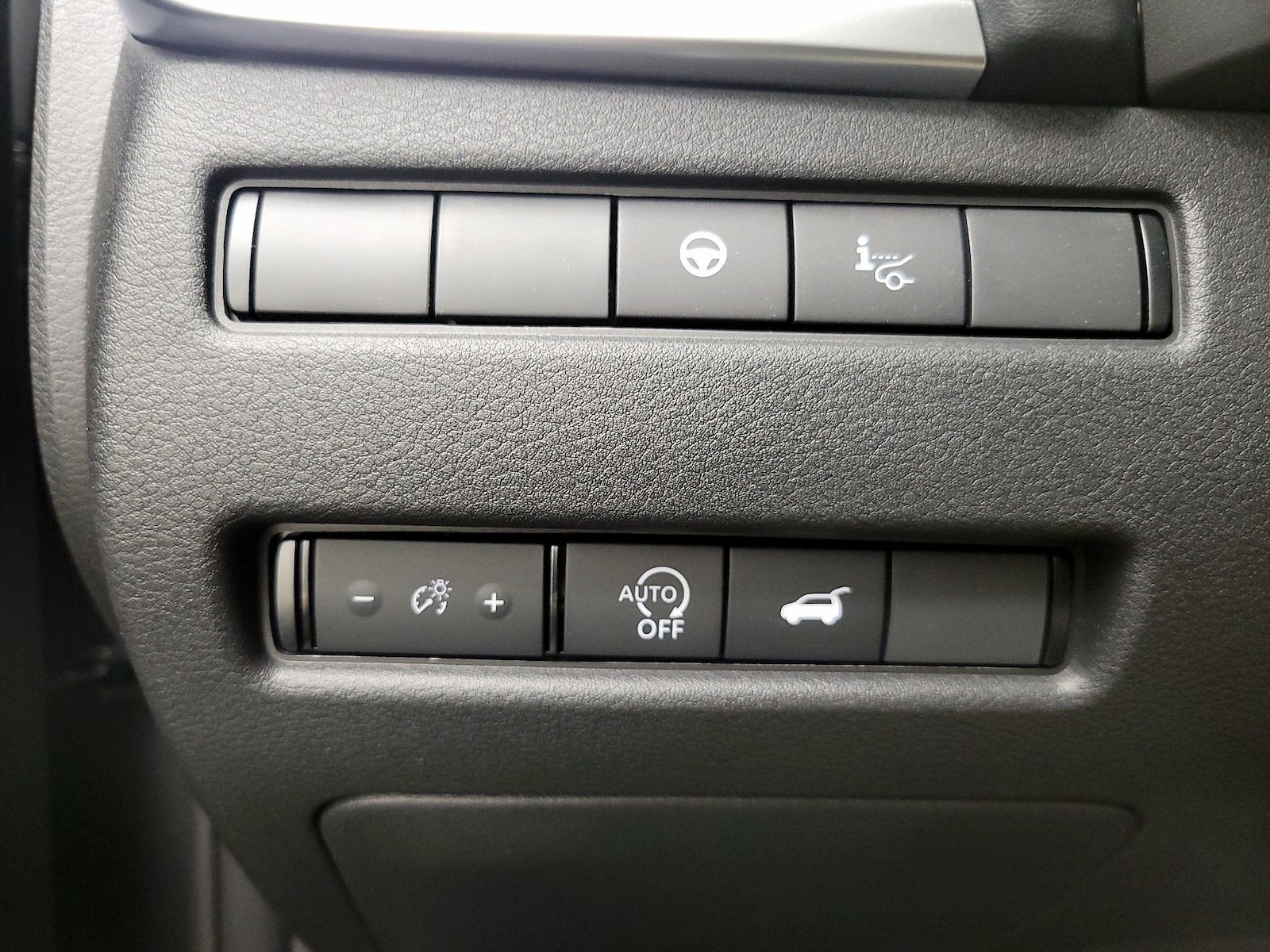 2025 Nissan Rogue SL - Photo 14
