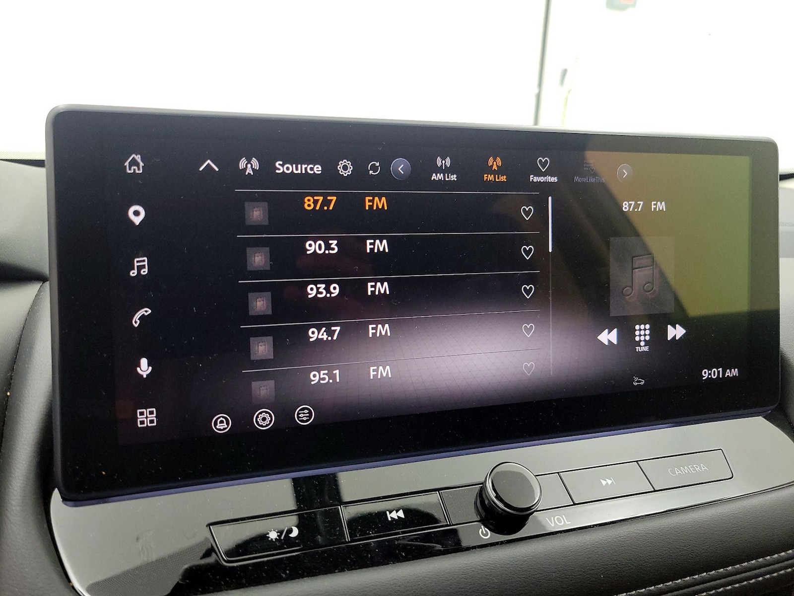 2025 Nissan Rogue SL - Photo 17