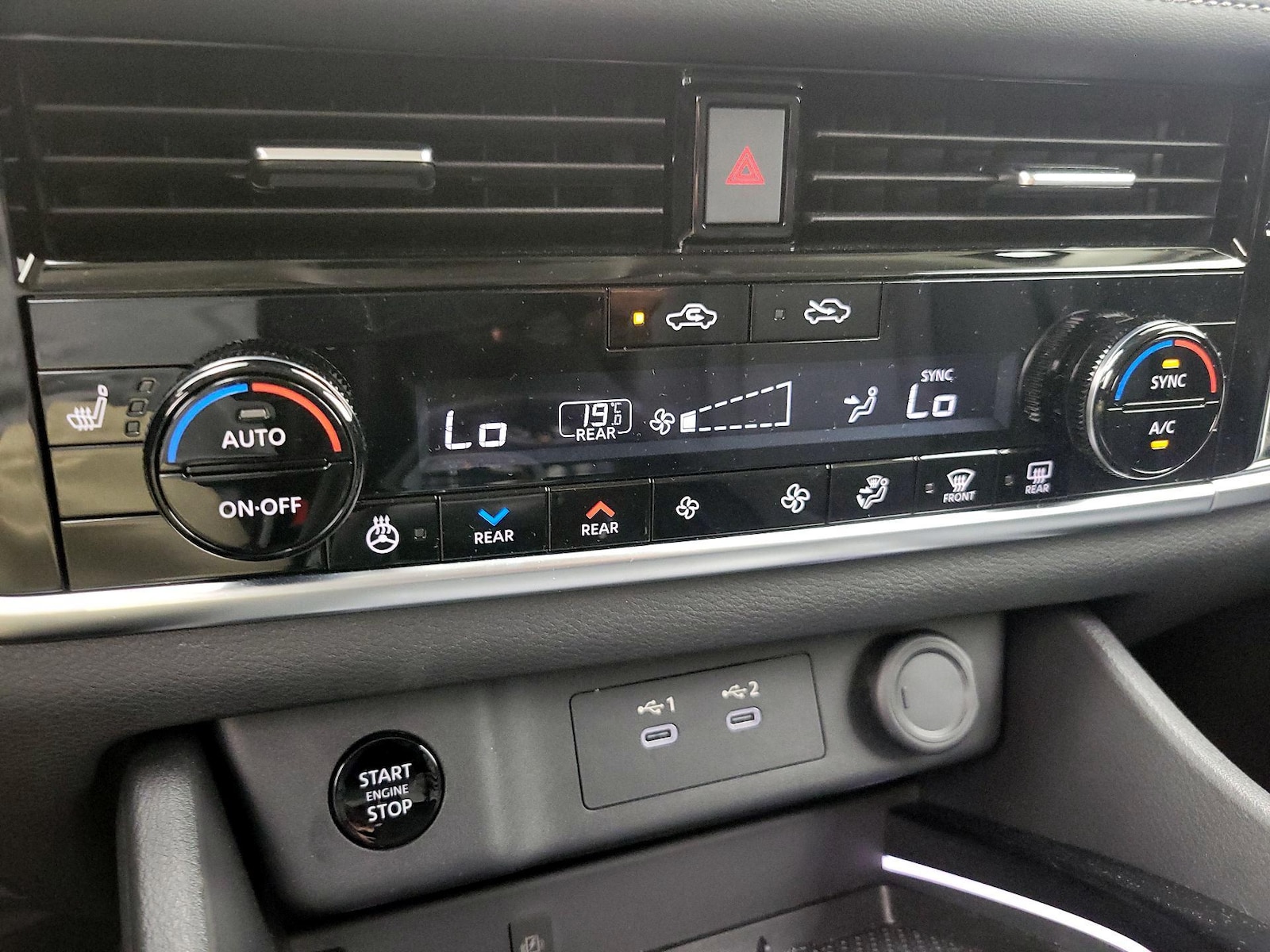 2025 Nissan Rogue SL - Photo 18