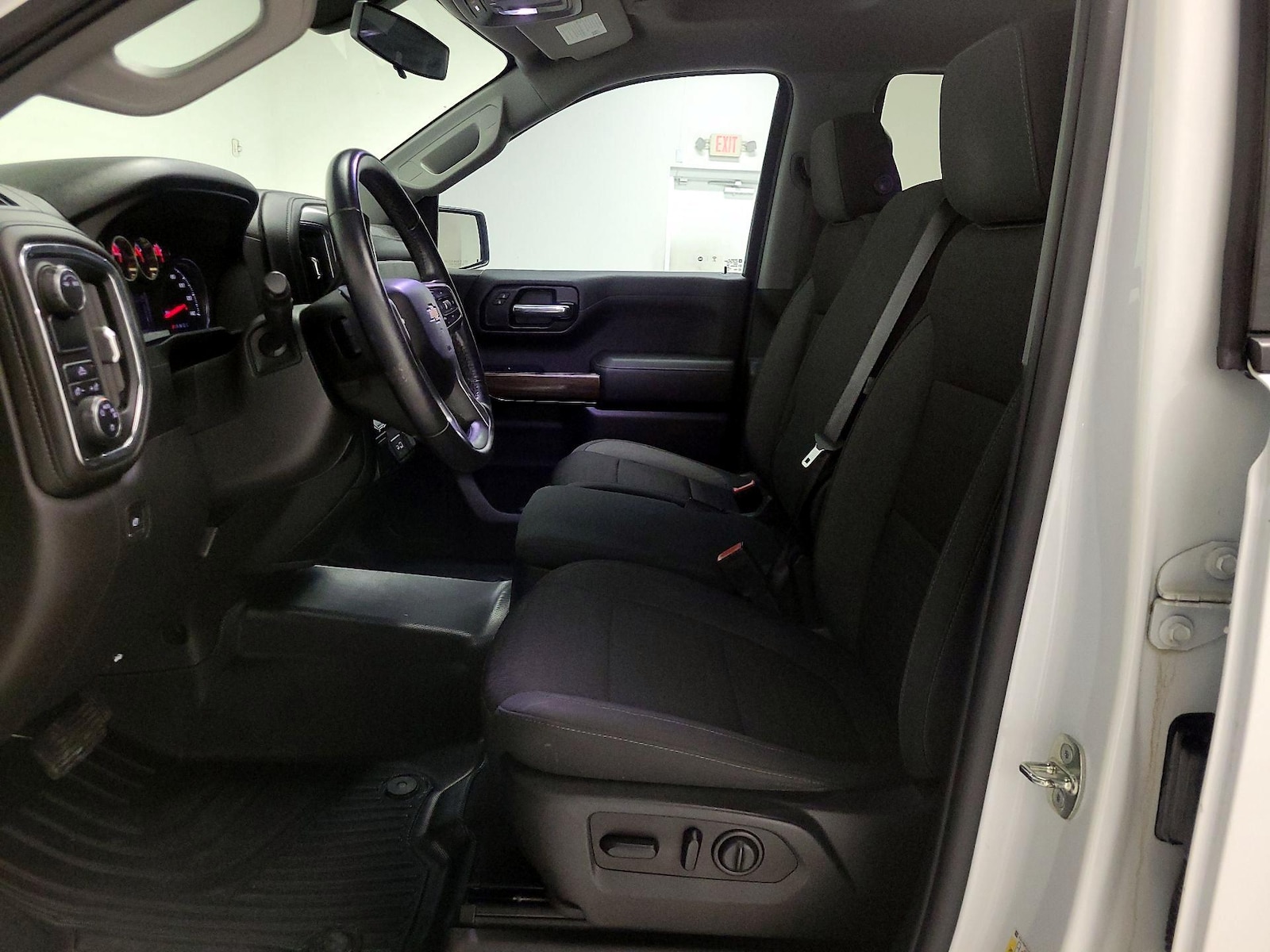 2020 Chevrolet Silverado 1500 LT - Photo 12