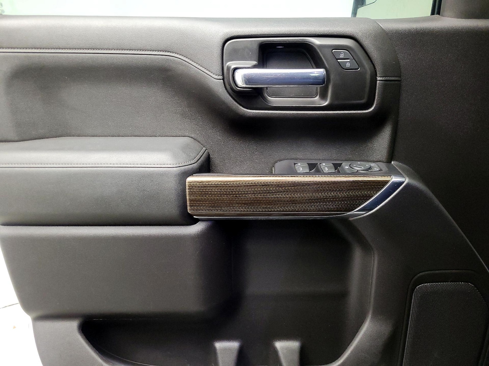 2020 Chevrolet Silverado 1500 LT - Photo 13