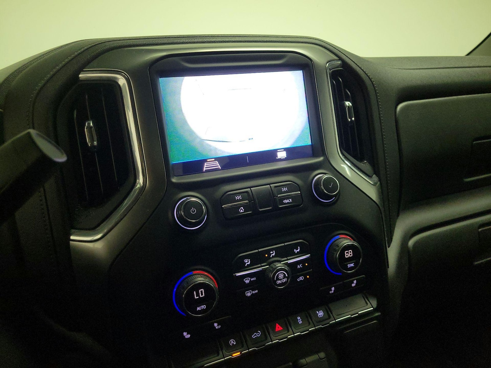 2020 Chevrolet Silverado 1500 LT - Photo 15
