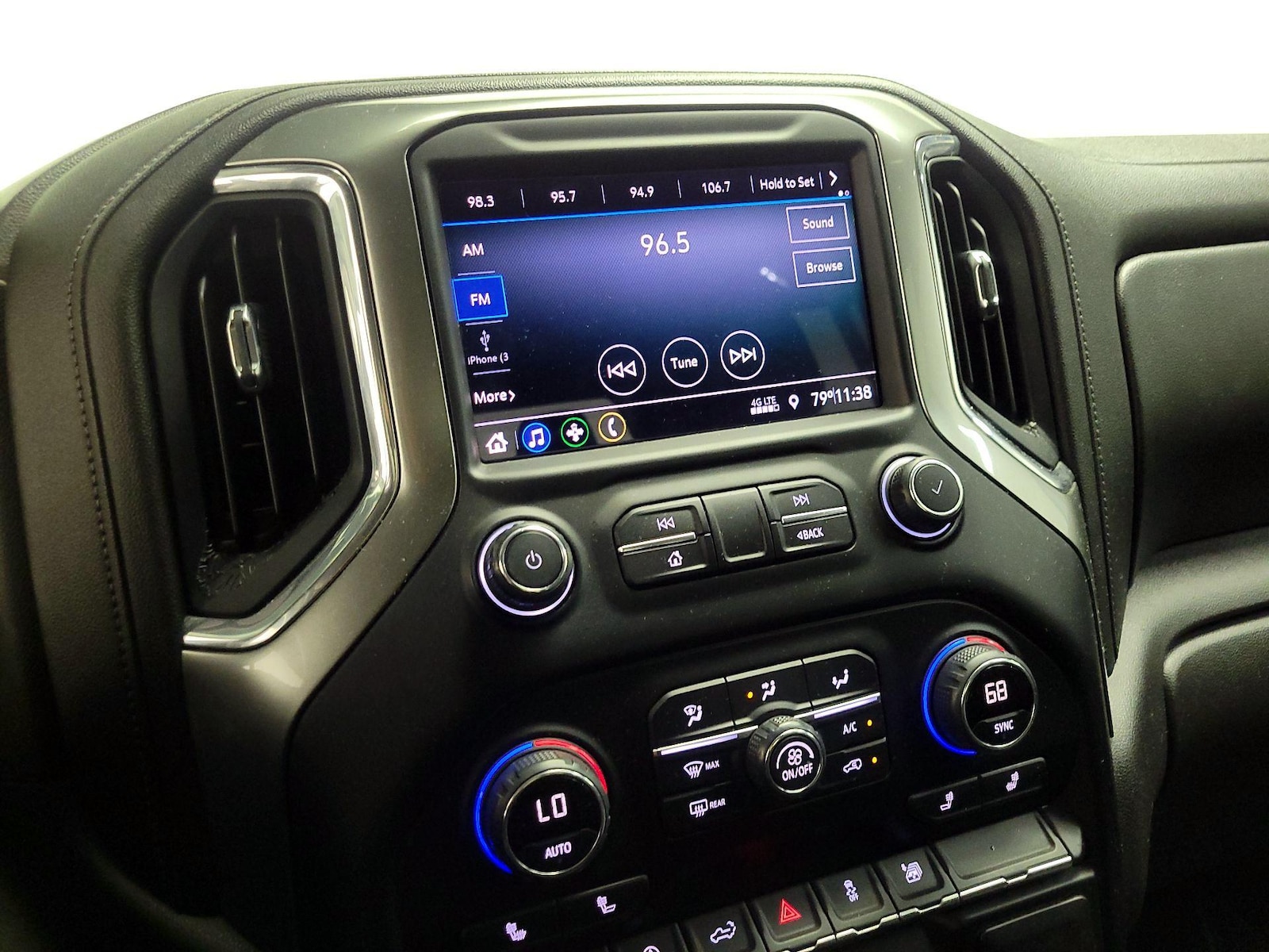 2020 Chevrolet Silverado 1500 LT - Photo 16