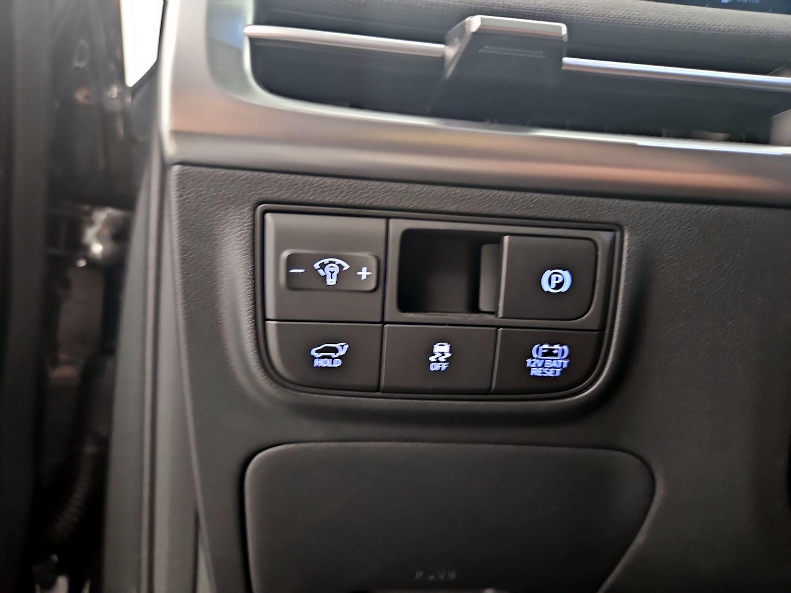 2025 Hyundai Tucson Limited - Photo 14