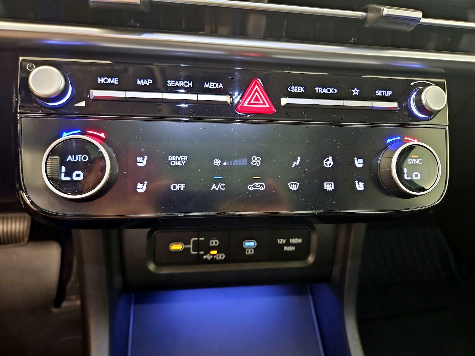2025 Hyundai Tucson Limited - Photo 18