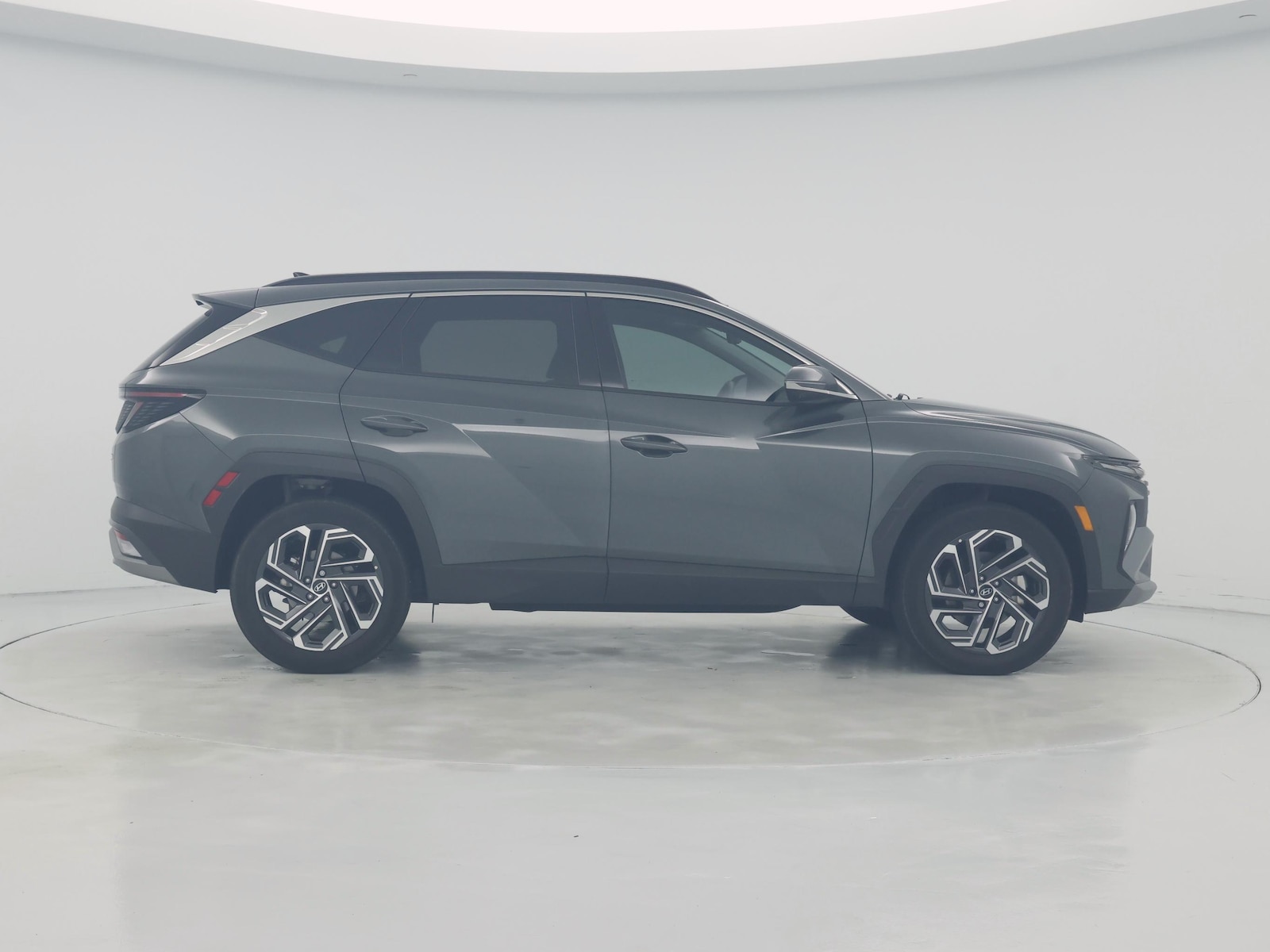 2025 Hyundai Tucson Limited - Photo 8
