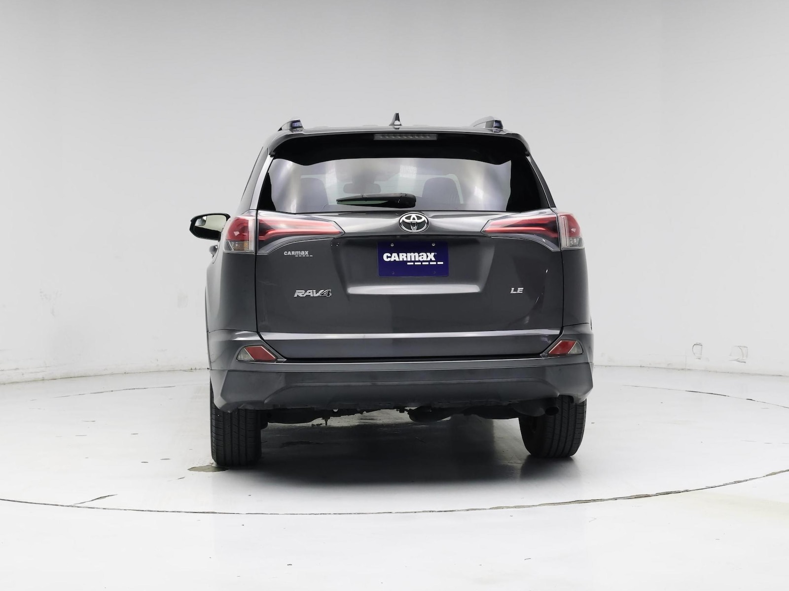 2017 Toyota RAV4 LE - Photo 7
