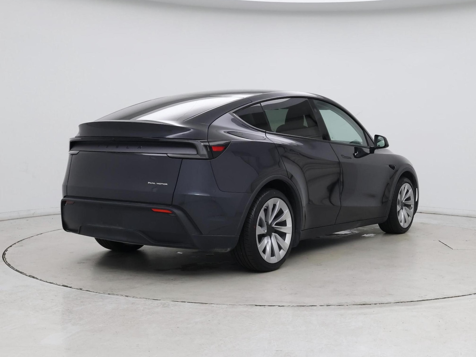 2026 Tesla Model Y Long Range - Photo 9