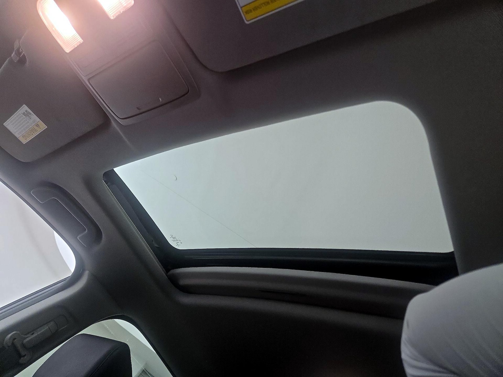 Sunroof(s) & Overhead Airbags