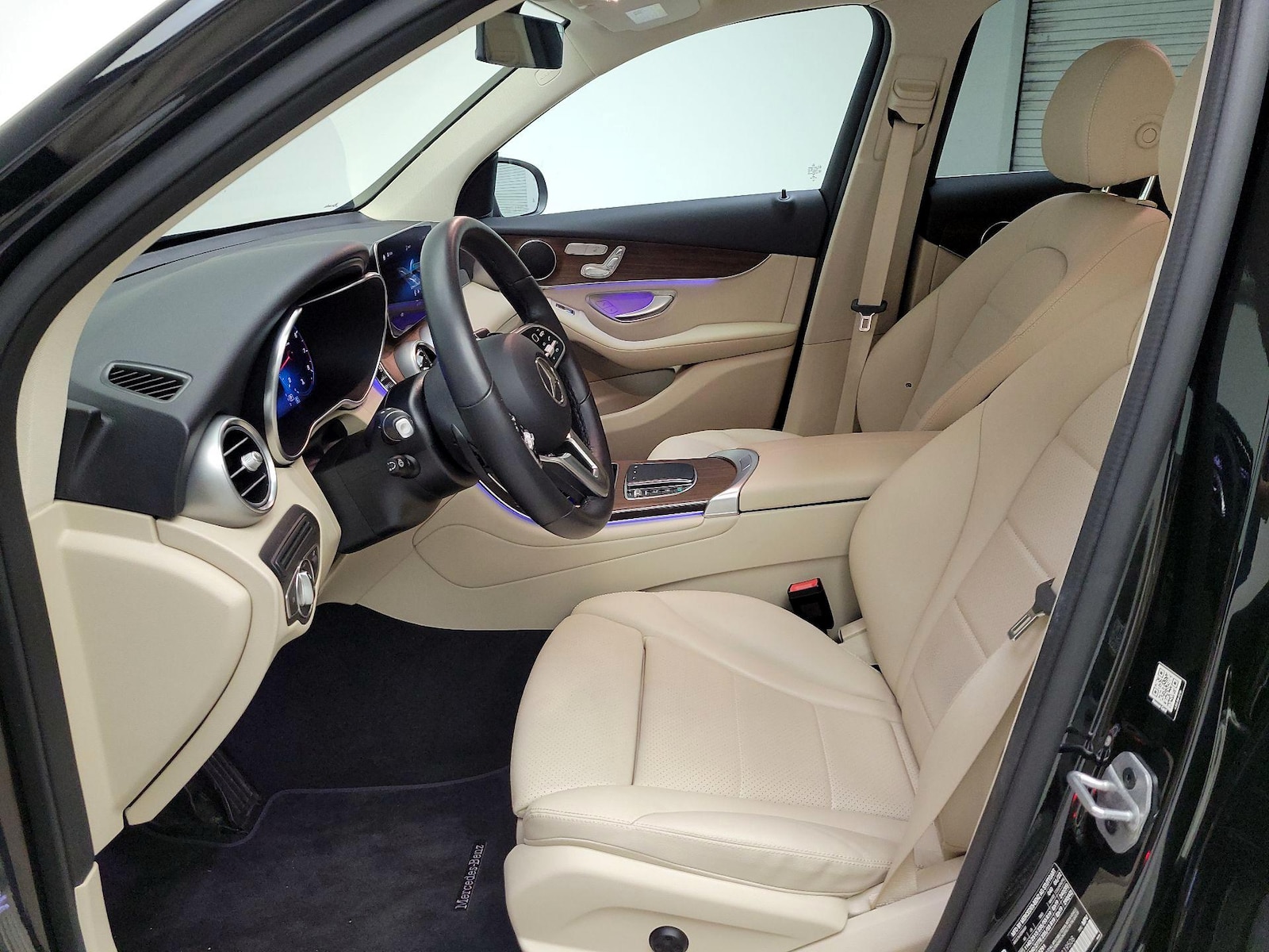 2022 Mercedes-Benz GLC GLC300 - Photo 12