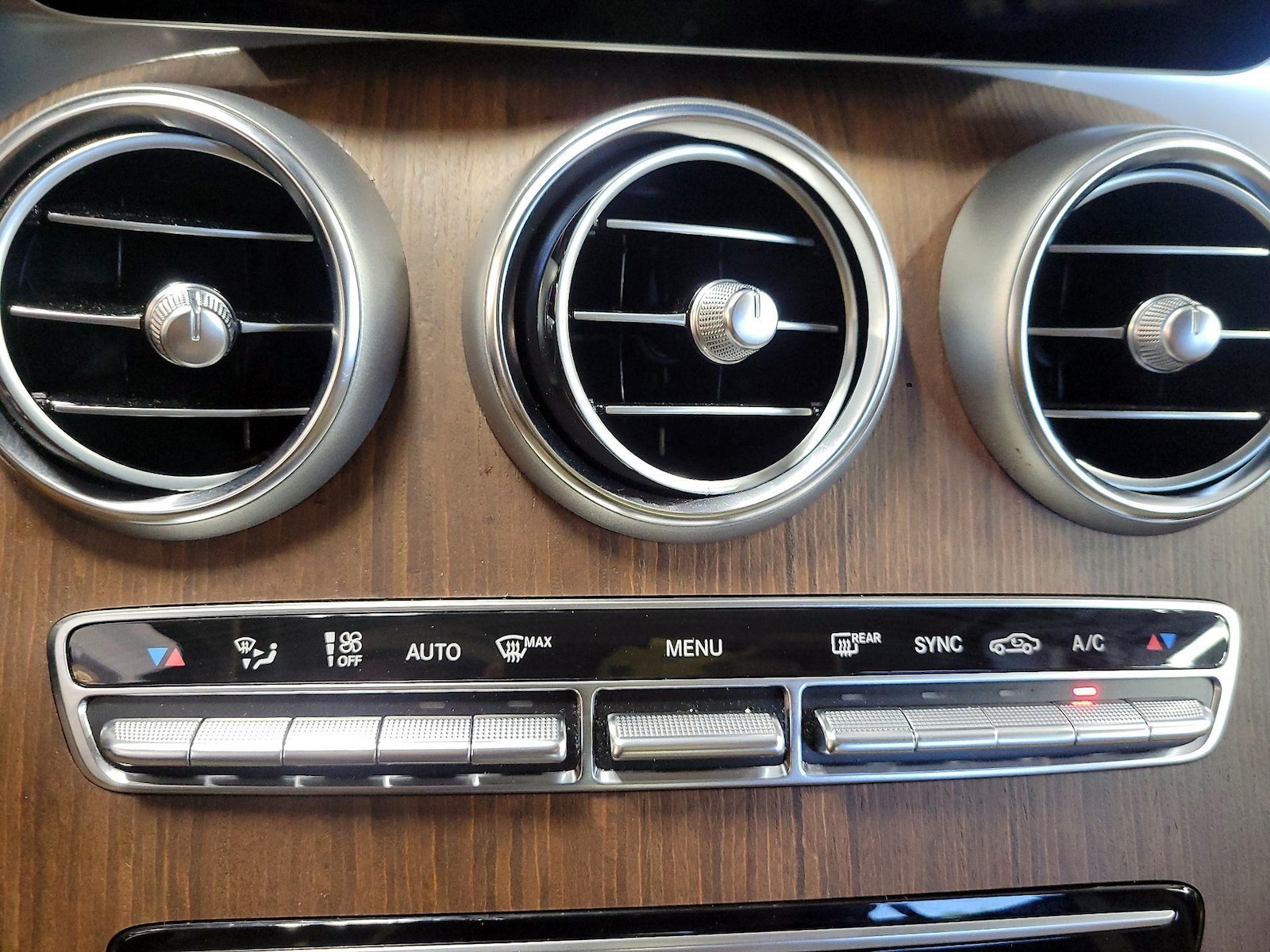 2022 Mercedes-Benz GLC GLC300 - Photo 17