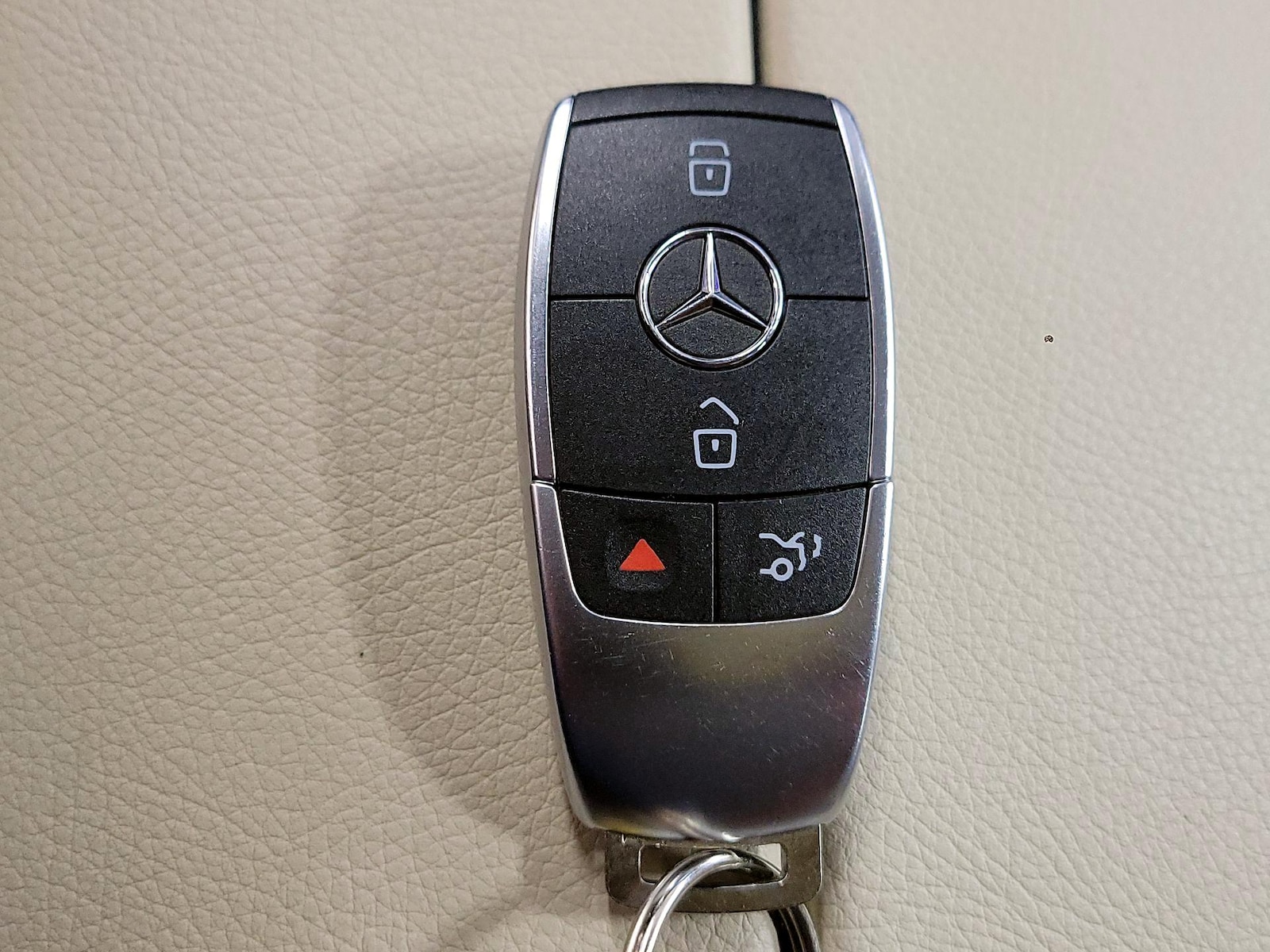 2022 Mercedes-Benz GLC GLC300 - Photo 23