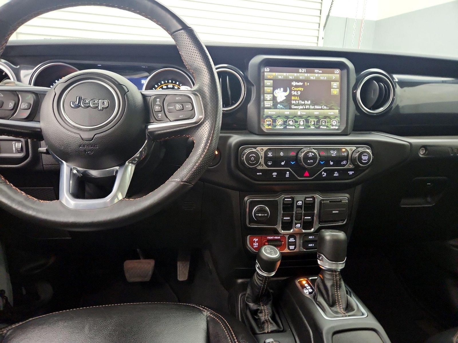 Apple CarPlay® & Android Auto™