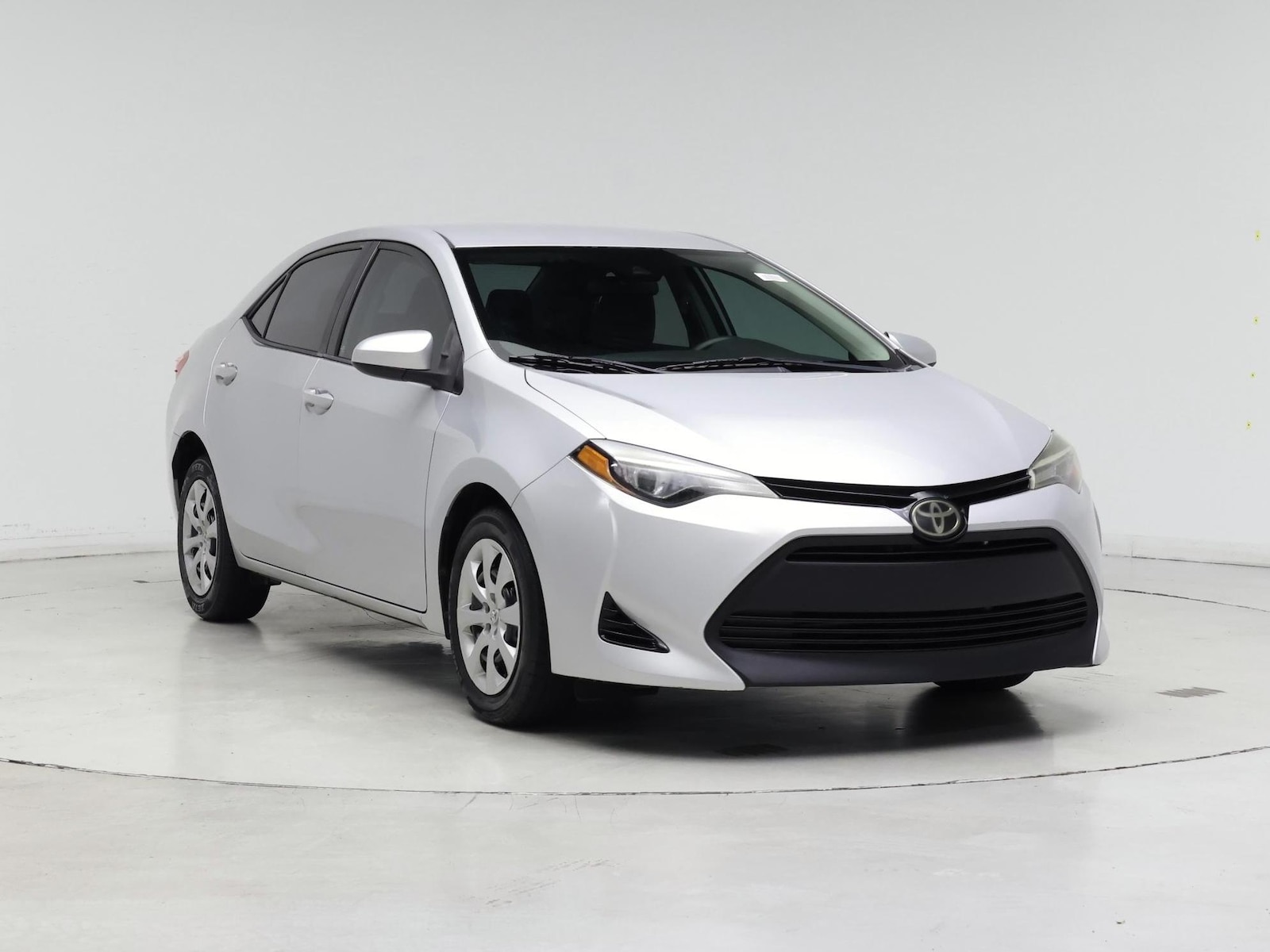 2017 Toyota Corolla LE - Photo 2