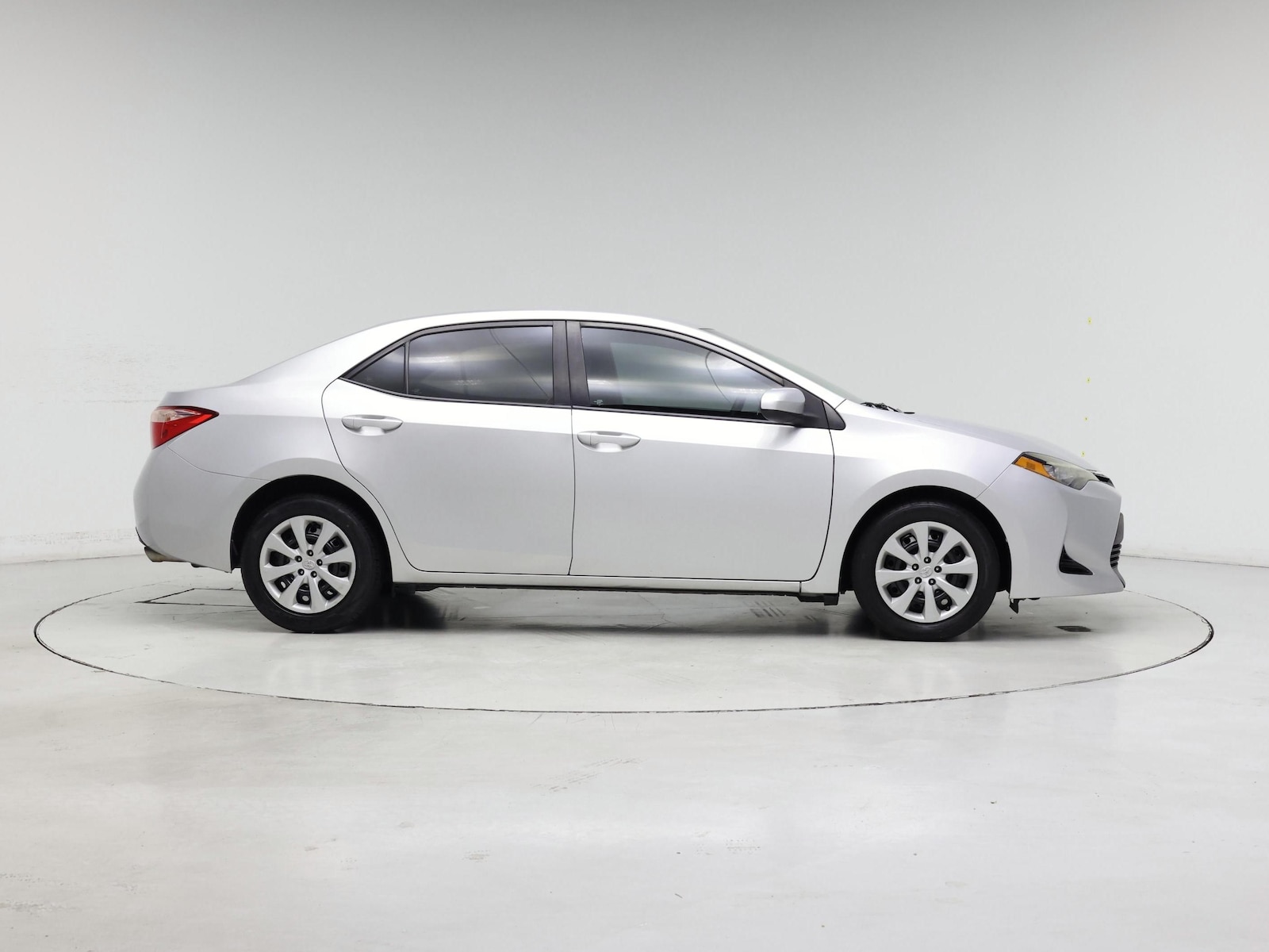 2017 Toyota Corolla LE - Photo 8