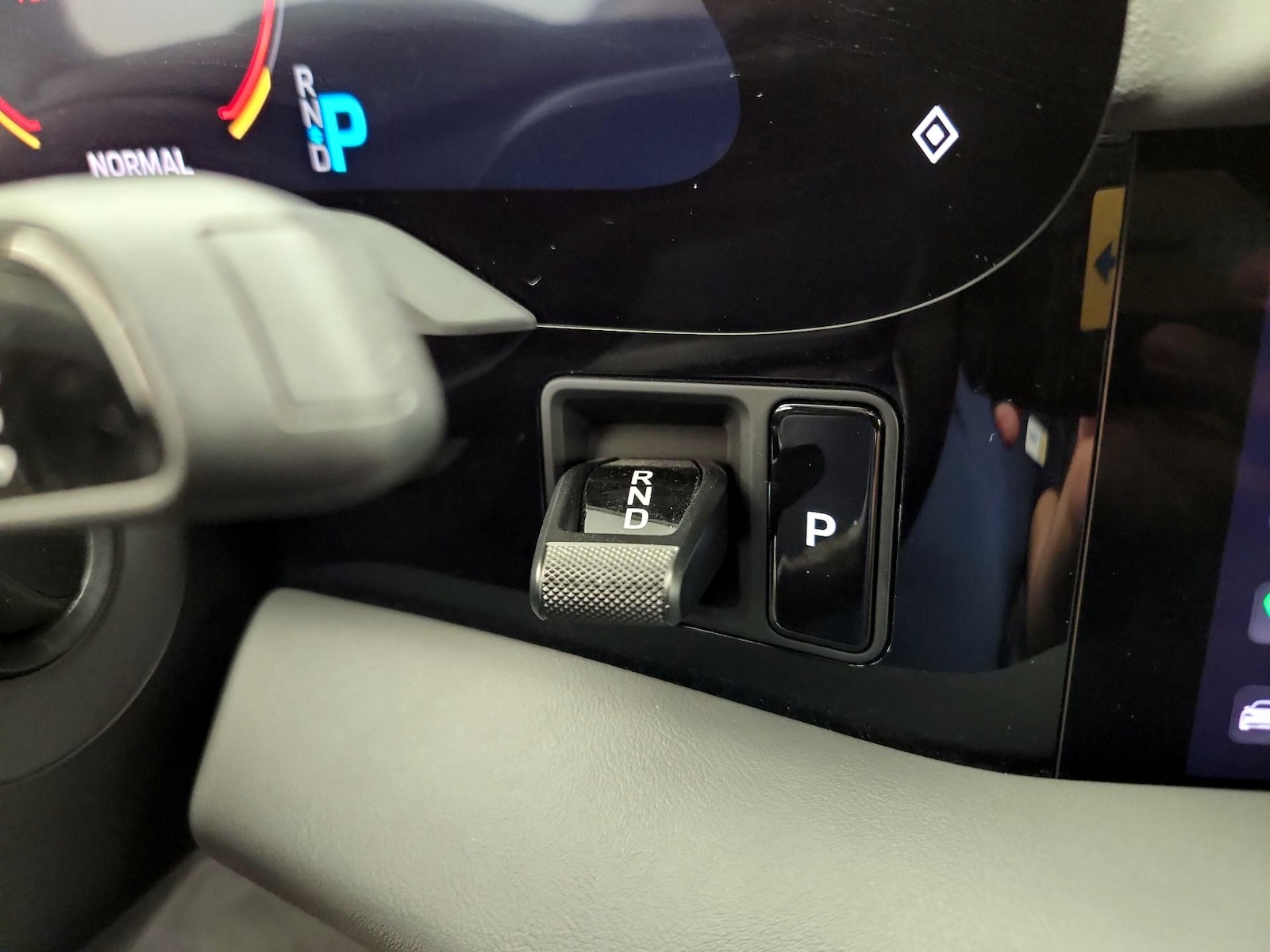 2022 Porsche Taycan Base - Photo 18